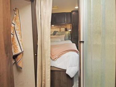 2019 Coachmen Freelander 27qbc
