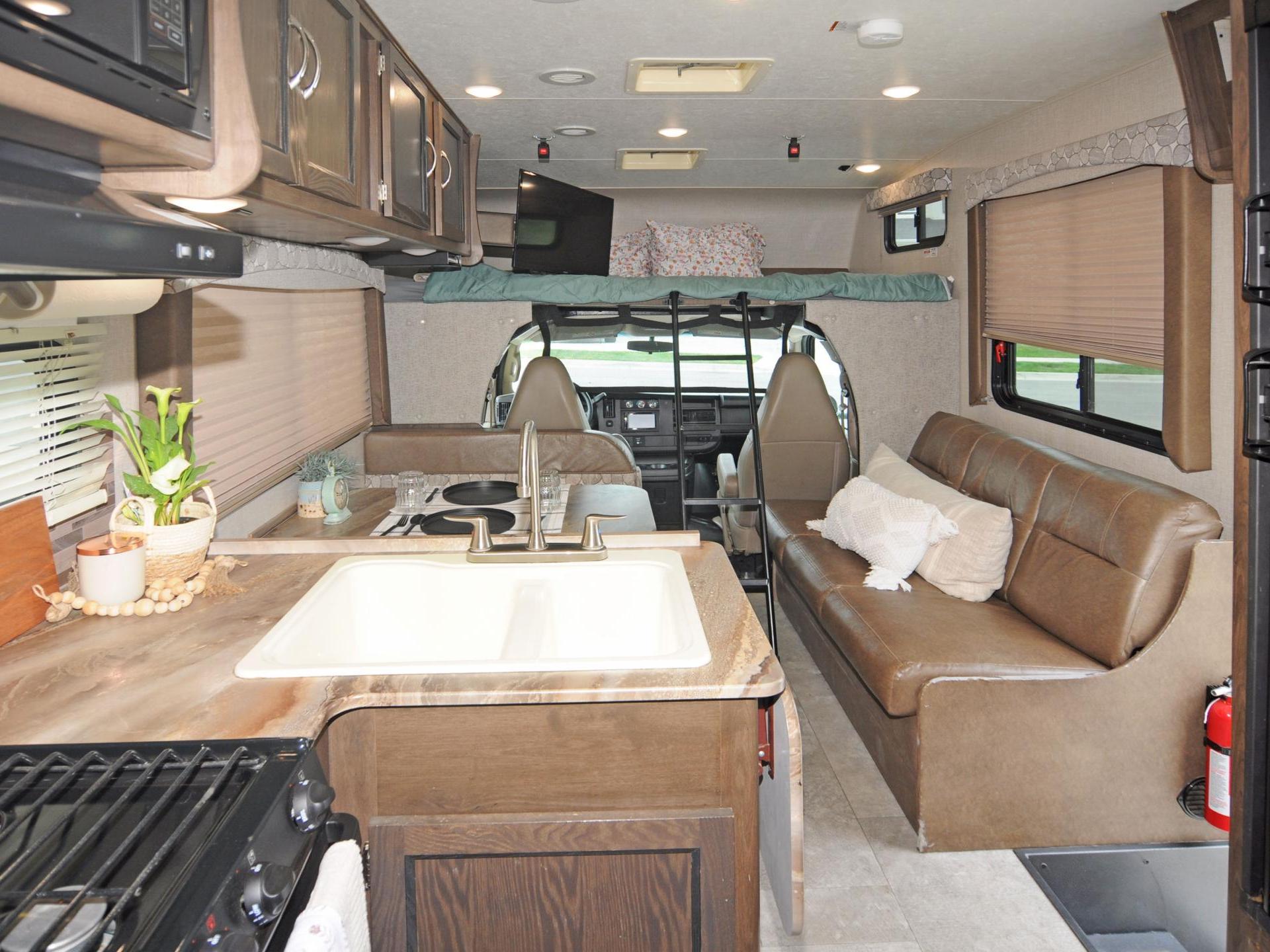 2019 Coachmen Freelander 27qbc