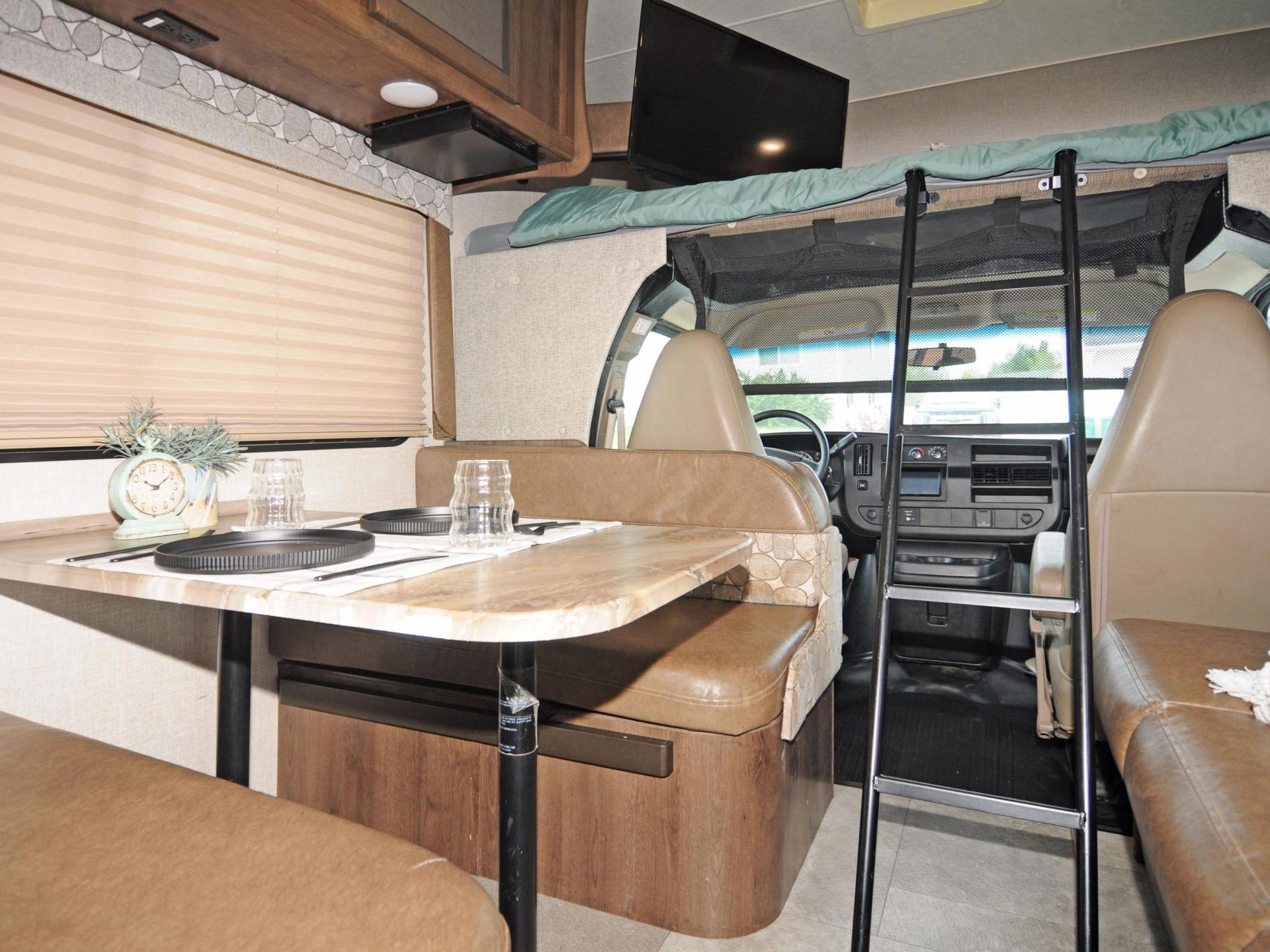 2019 Coachmen Freelander 27qbc