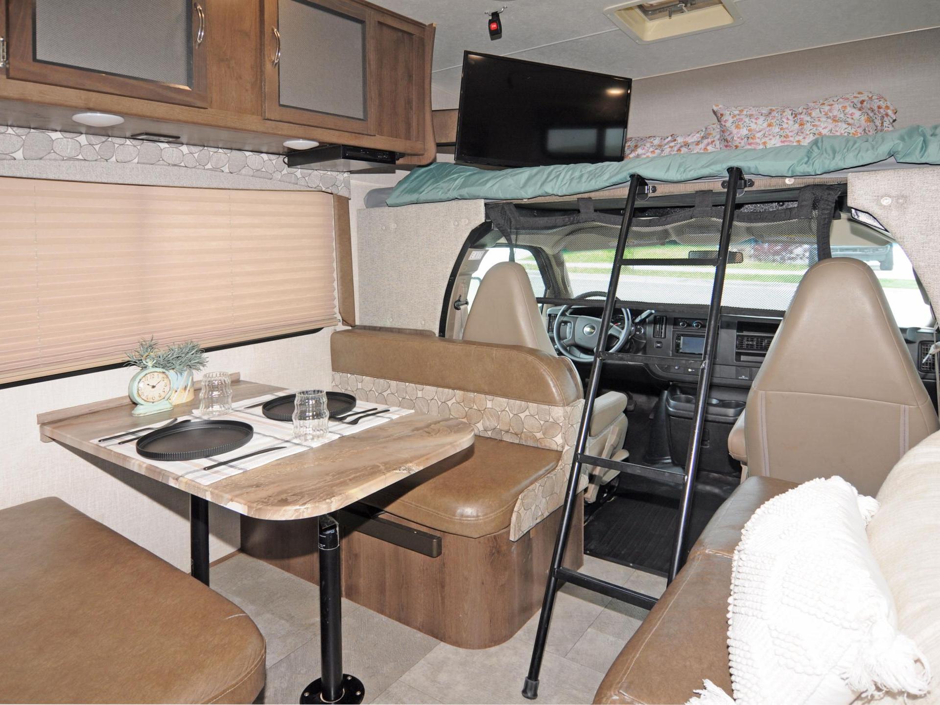 2019 Coachmen Freelander 27qbc