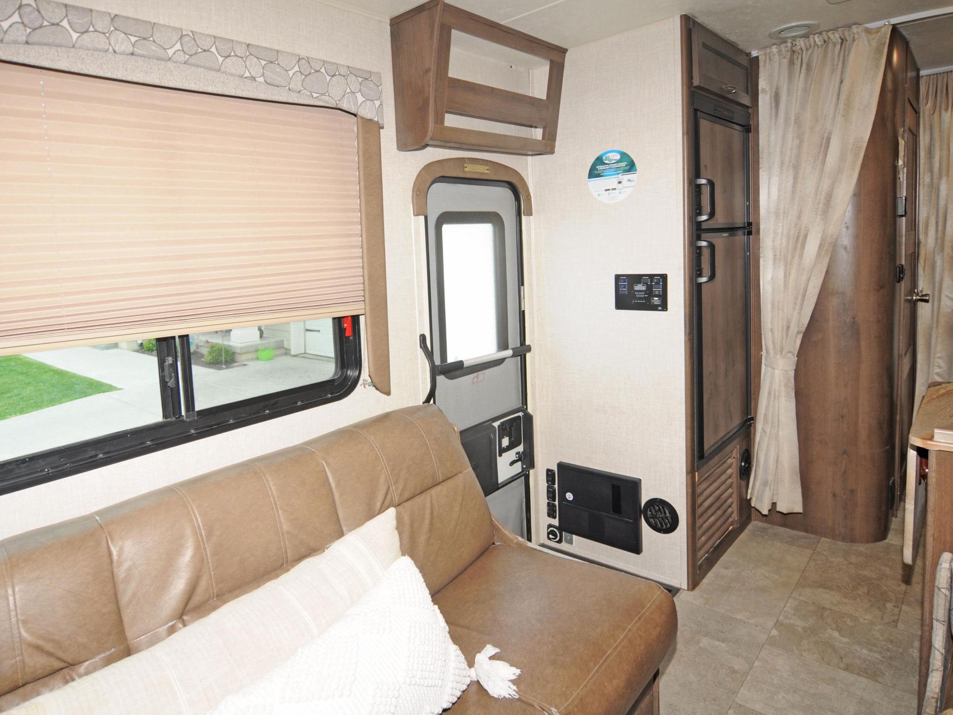 2019 Coachmen Freelander 27qbc
