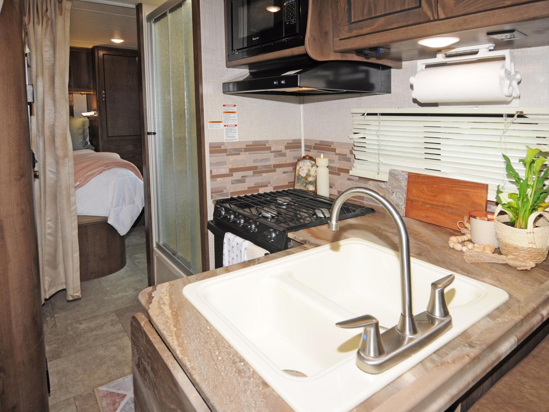 2019 Coachmen Freelander 27qbc