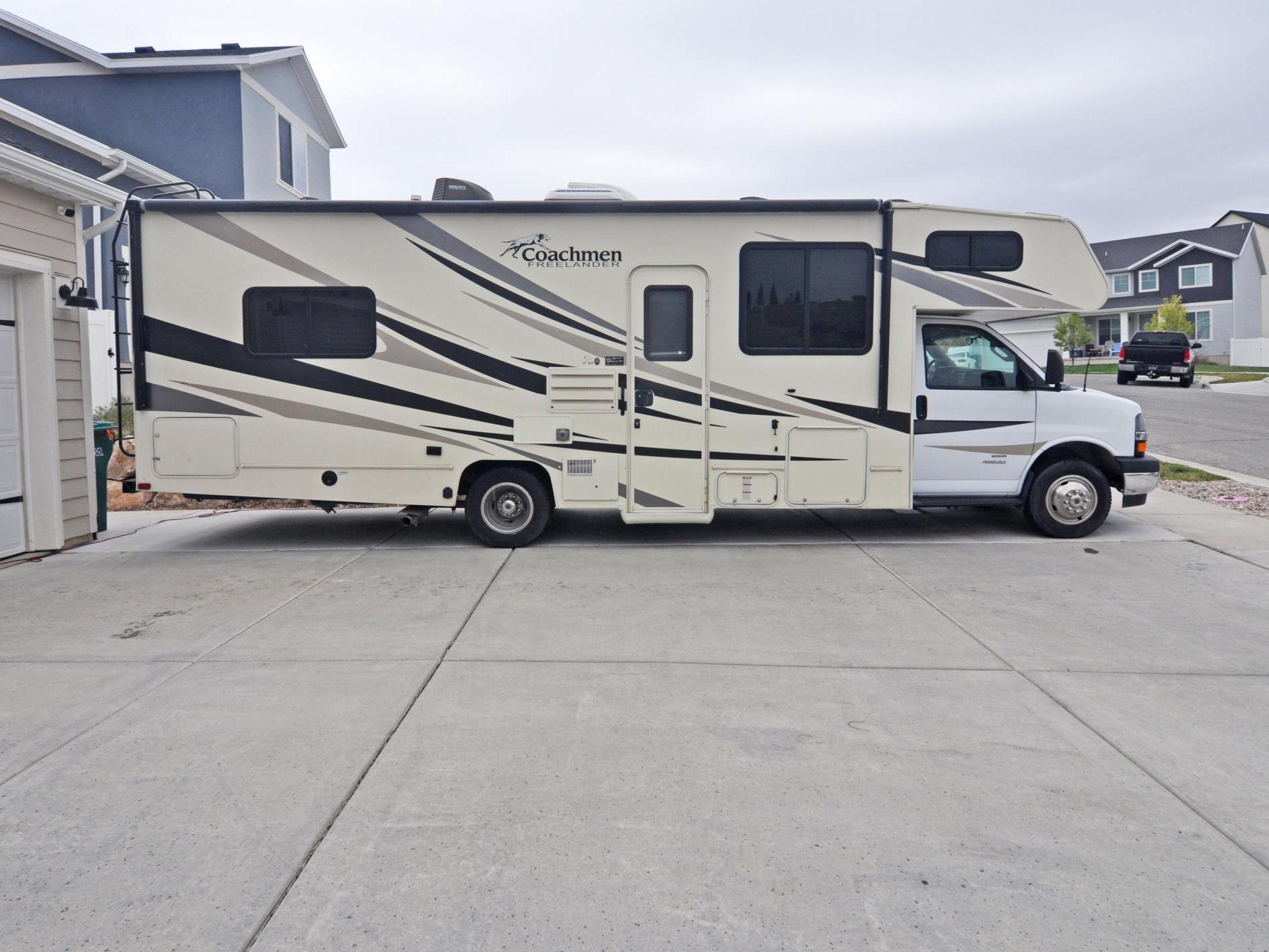 2019 Coachmen Freelander 27qbc