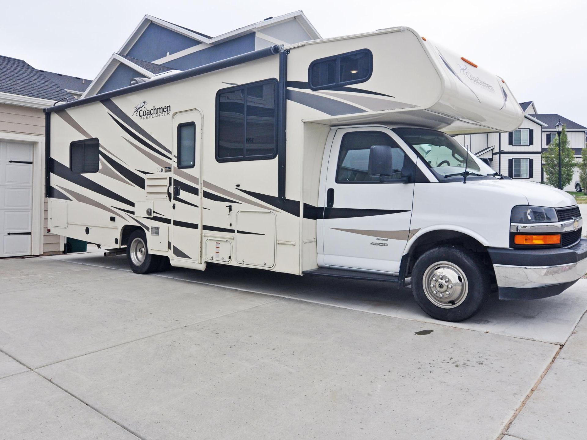 2019 Coachmen Freelander 27qbc