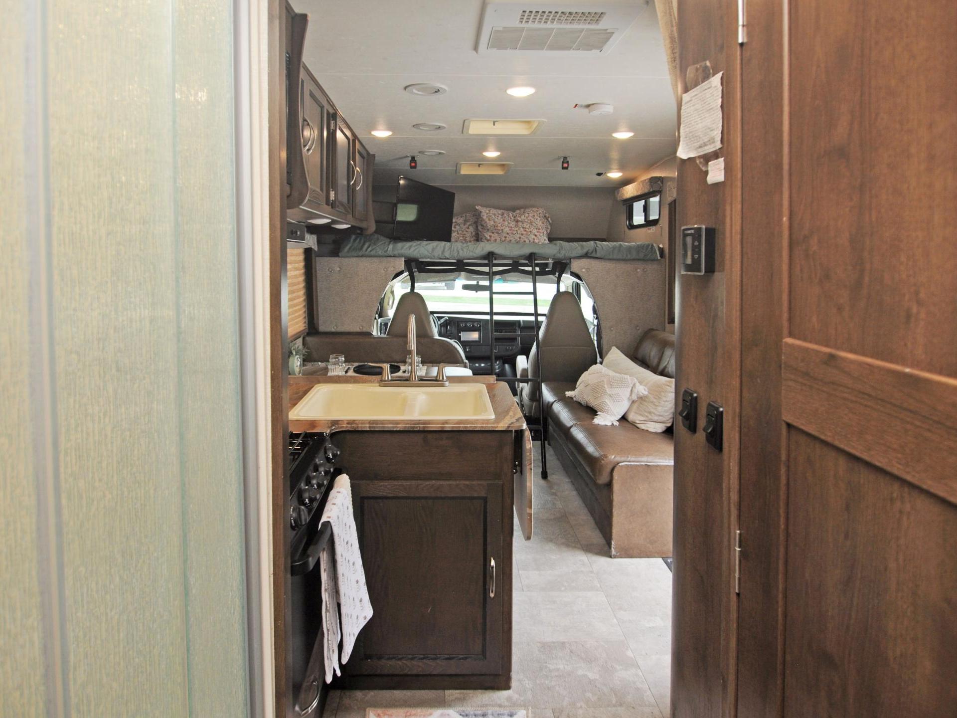 2019 Coachmen Freelander 27qbc