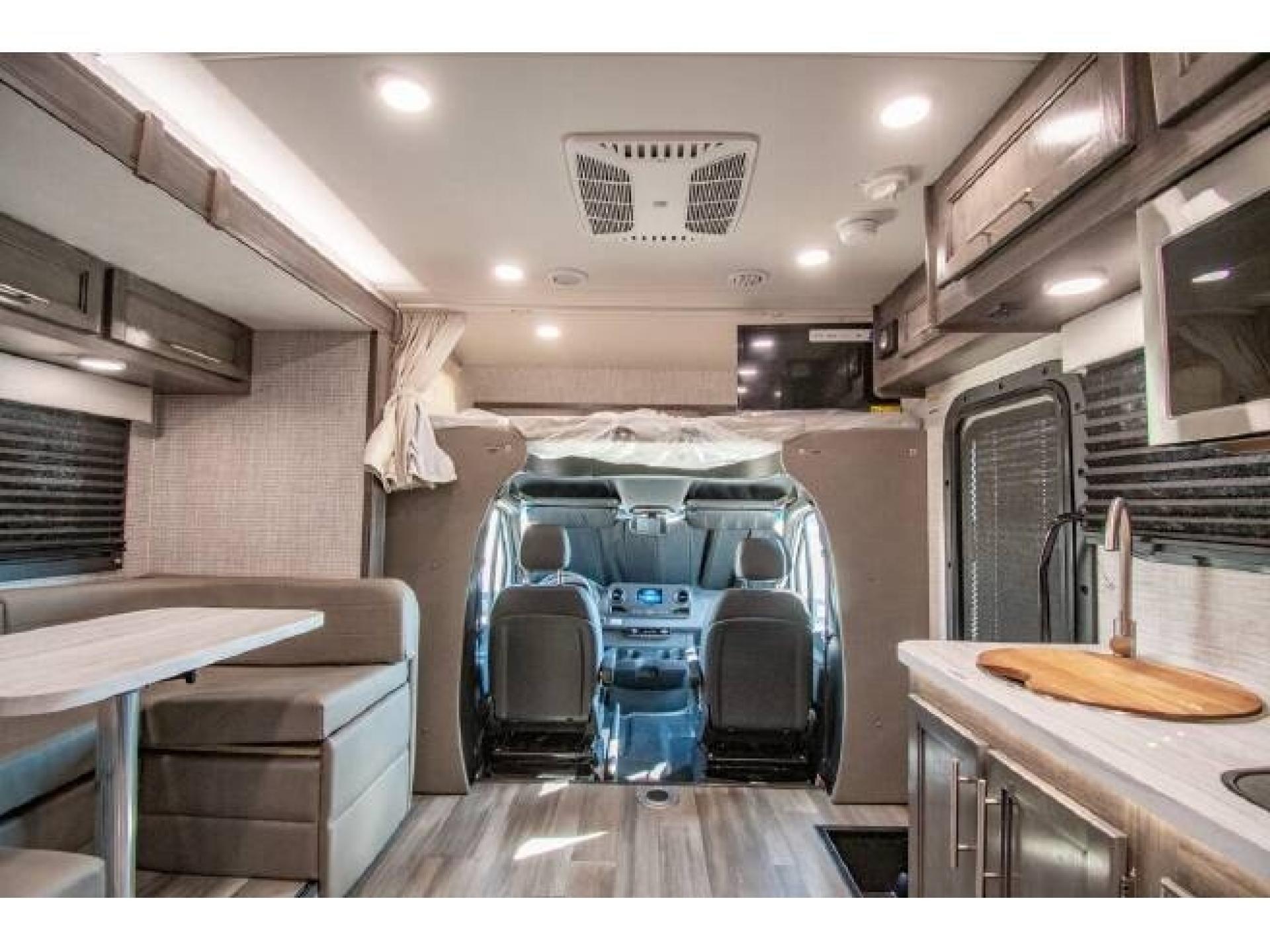 2025 Entegra Coach Qwest SE 24l