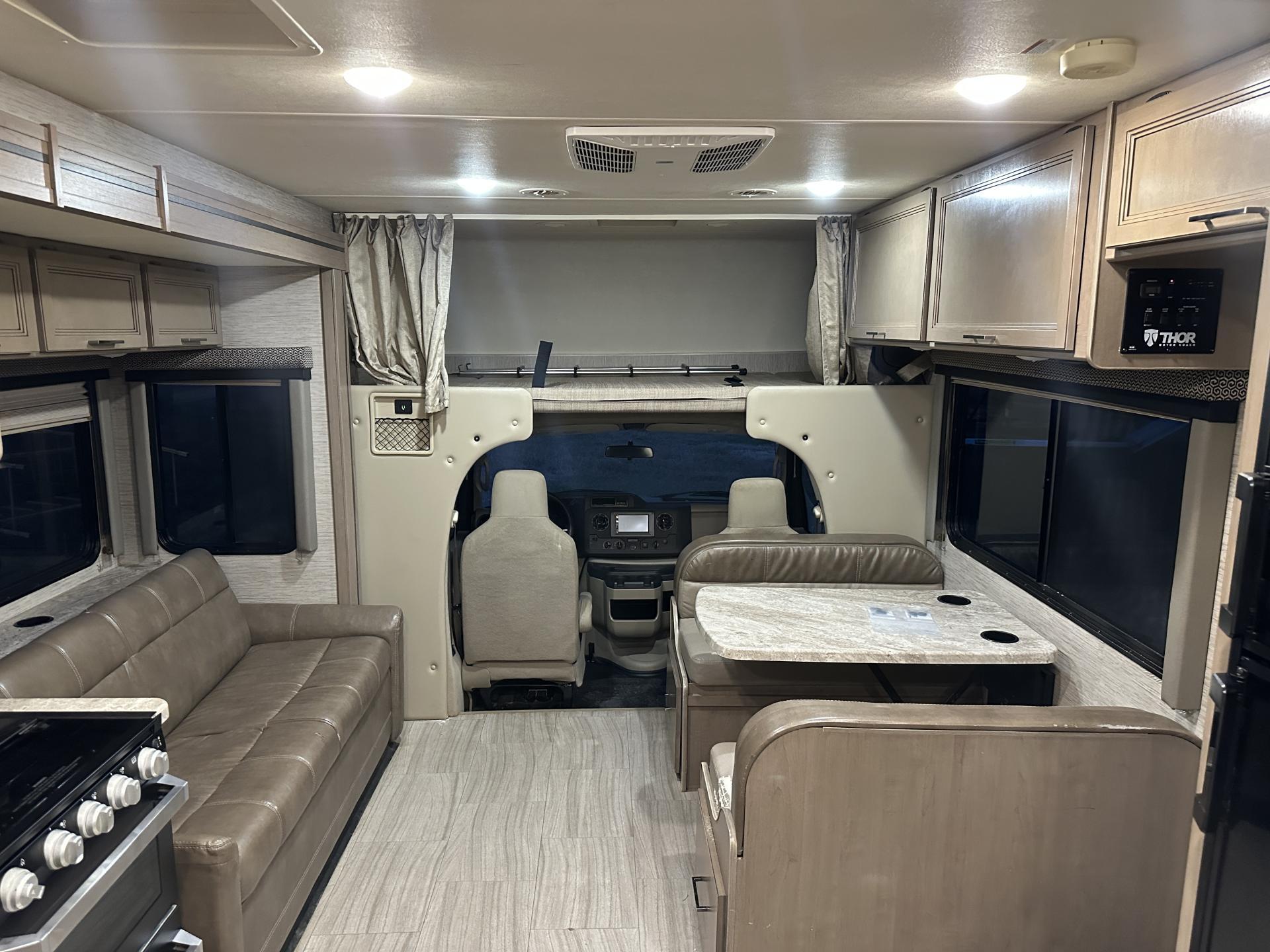 2021 Thor Motor Coach Daybreak 27DB