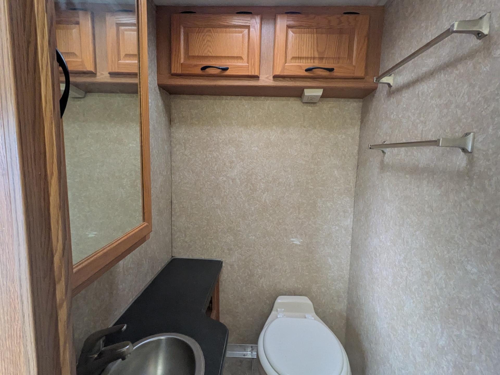 2016 Thor Motor Coach Majestic 28a