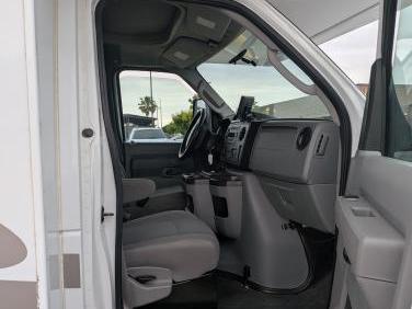 2016 Thor Motor Coach Majestic 28a