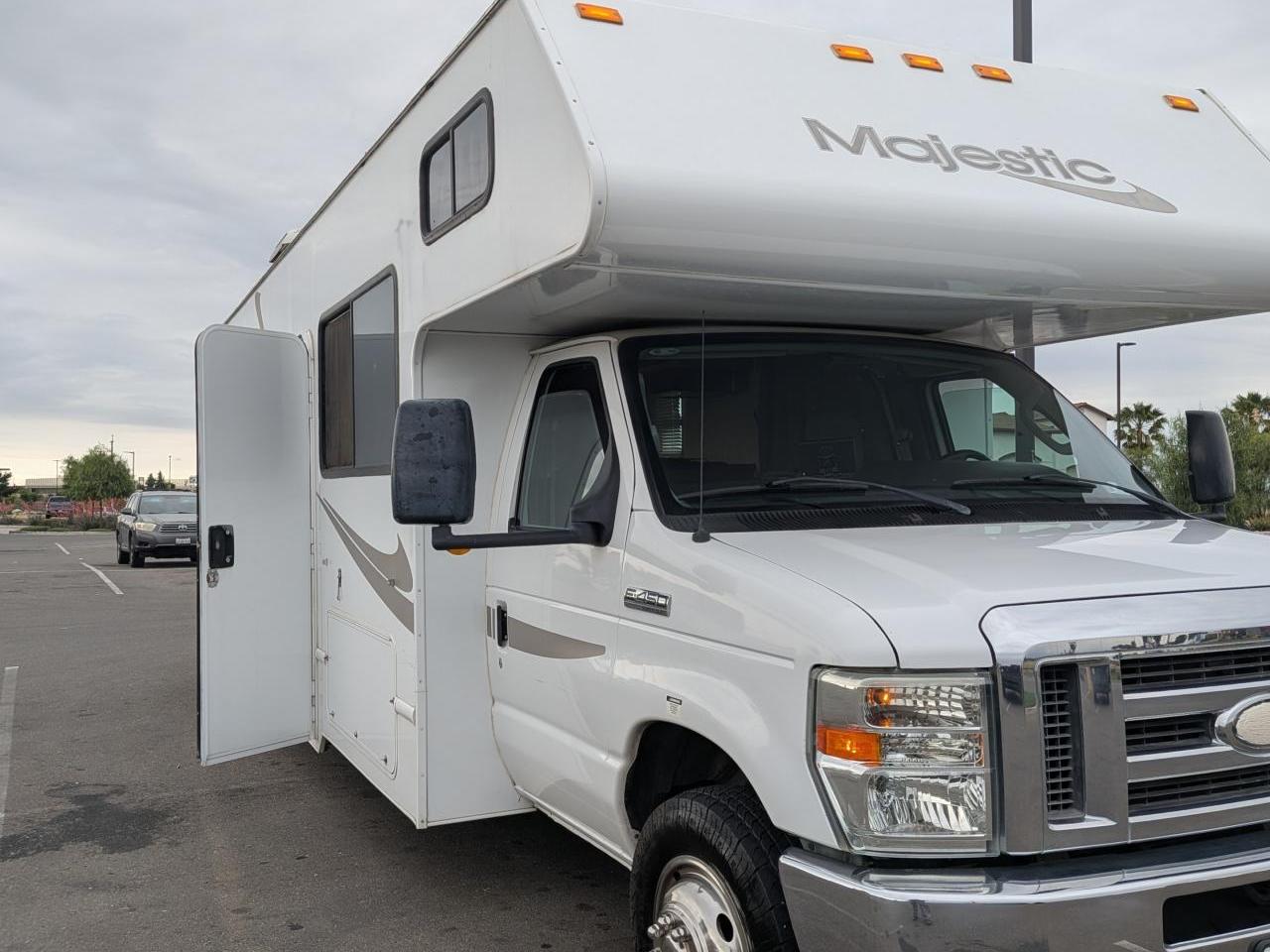 2016 Thor Motor Coach Majestic 28a