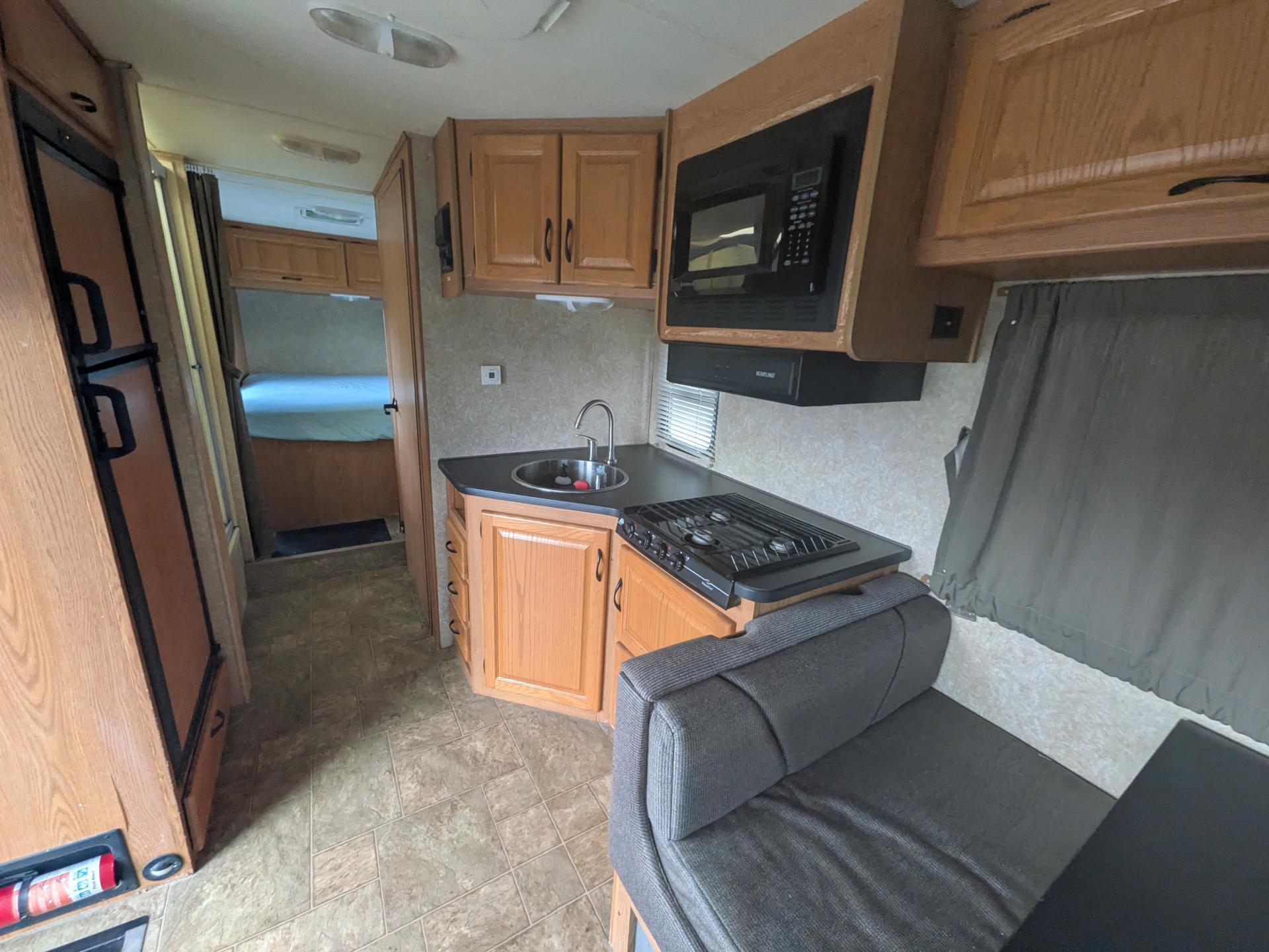 2016 Thor Motor Coach Majestic 28a