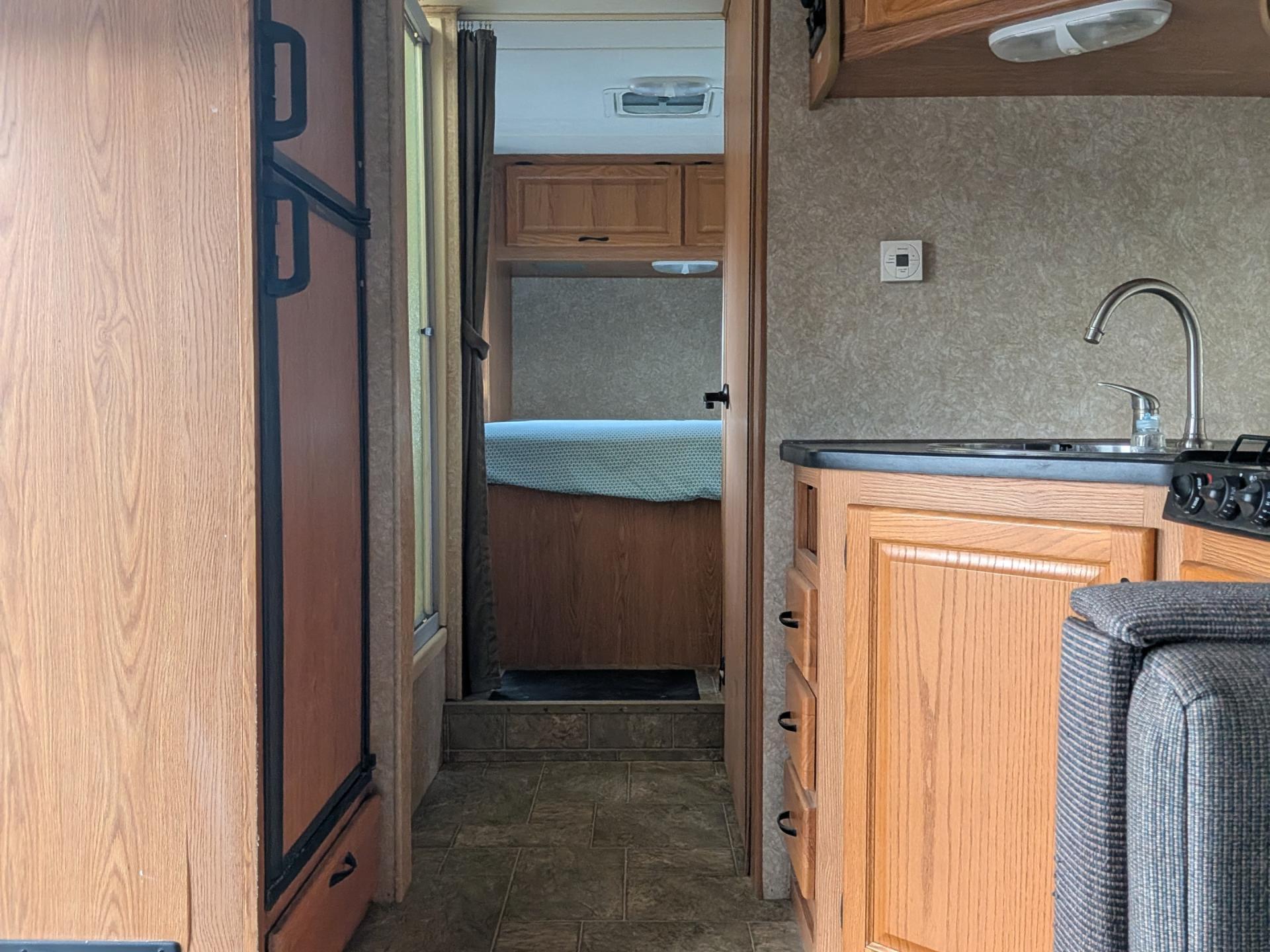 2016 Thor Motor Coach Majestic 28a
