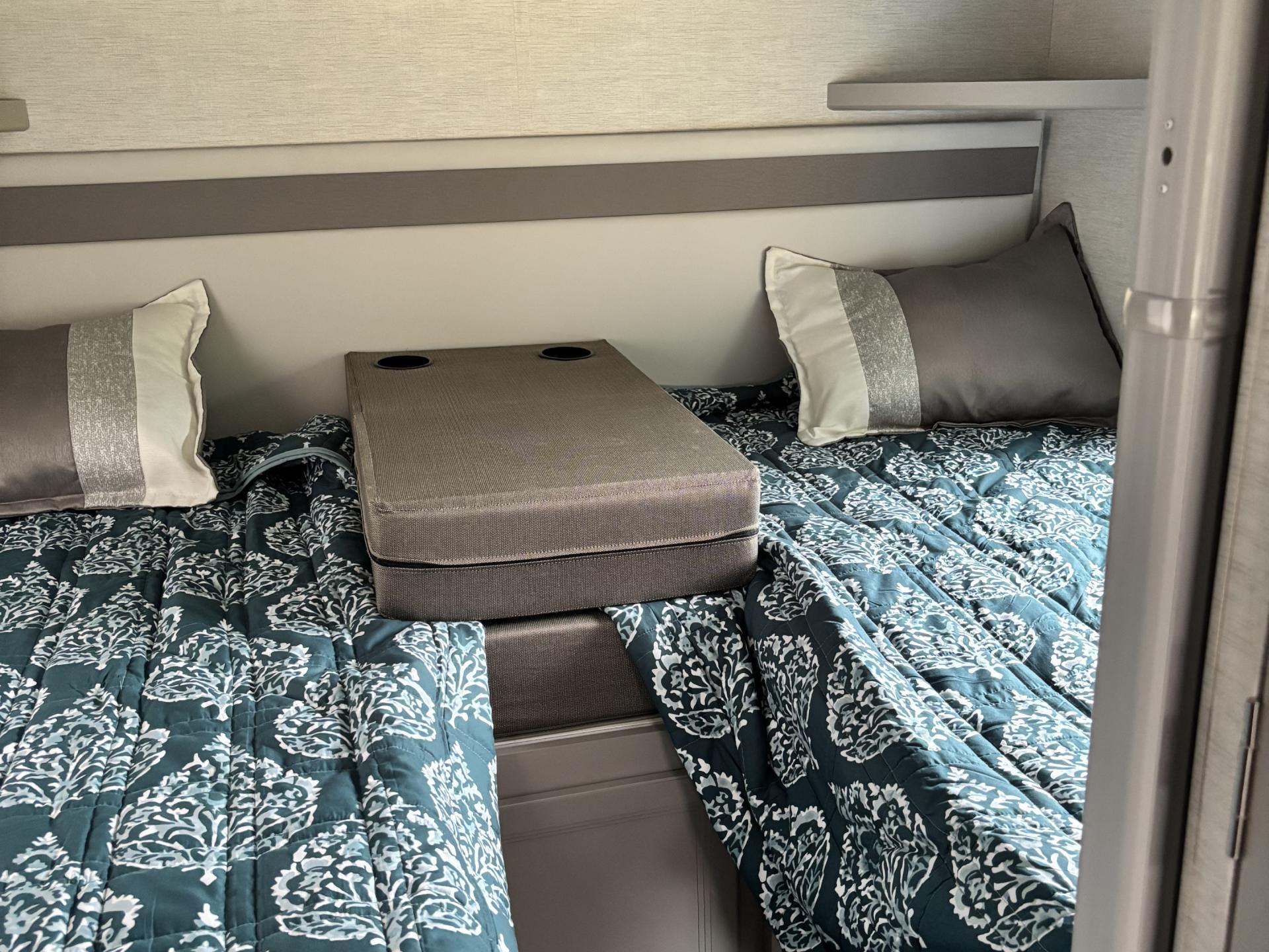 2025 Thor Motor Coach Four Winds 25v