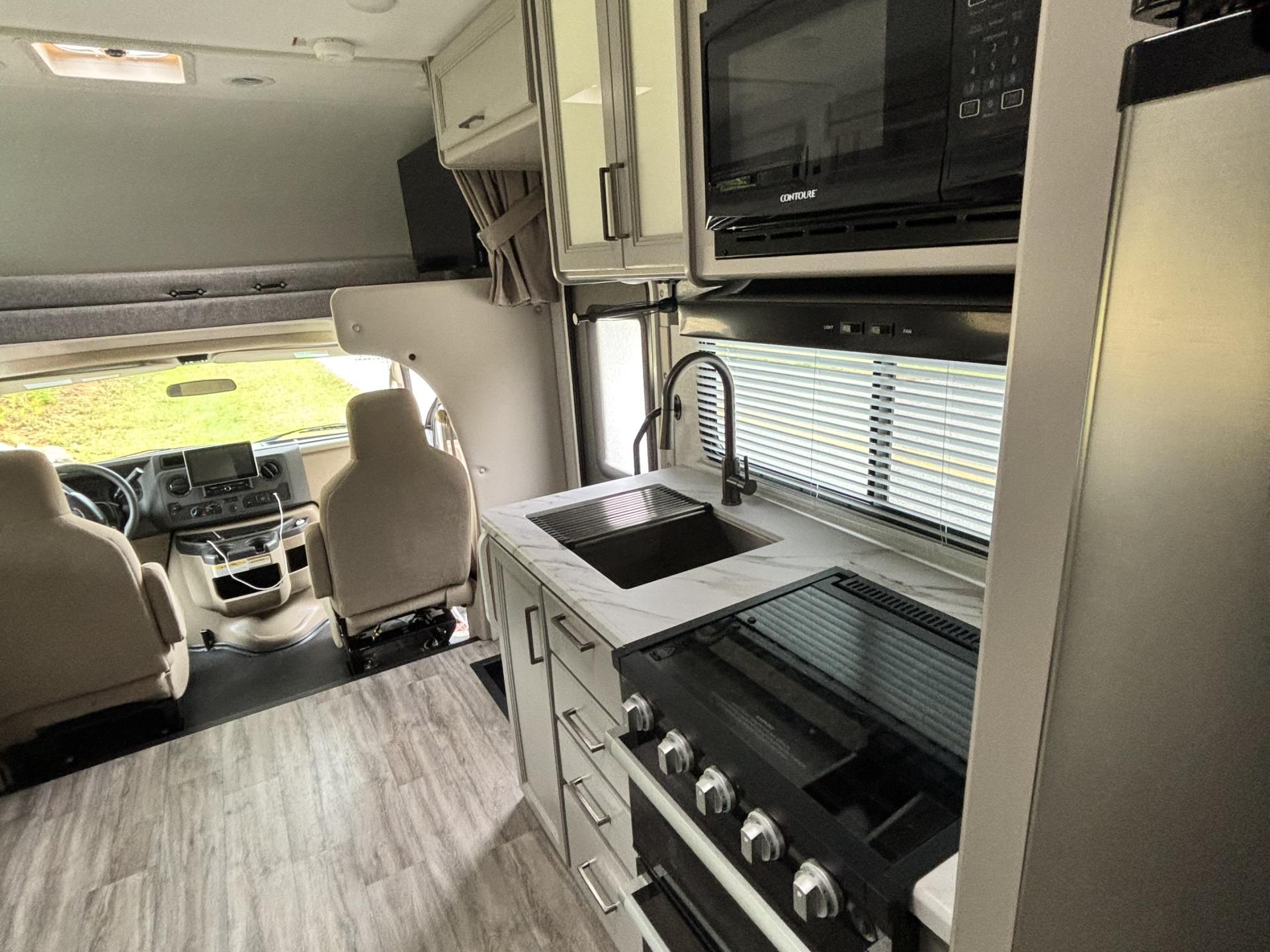 2025 Thor Motor Coach Four Winds 25v
