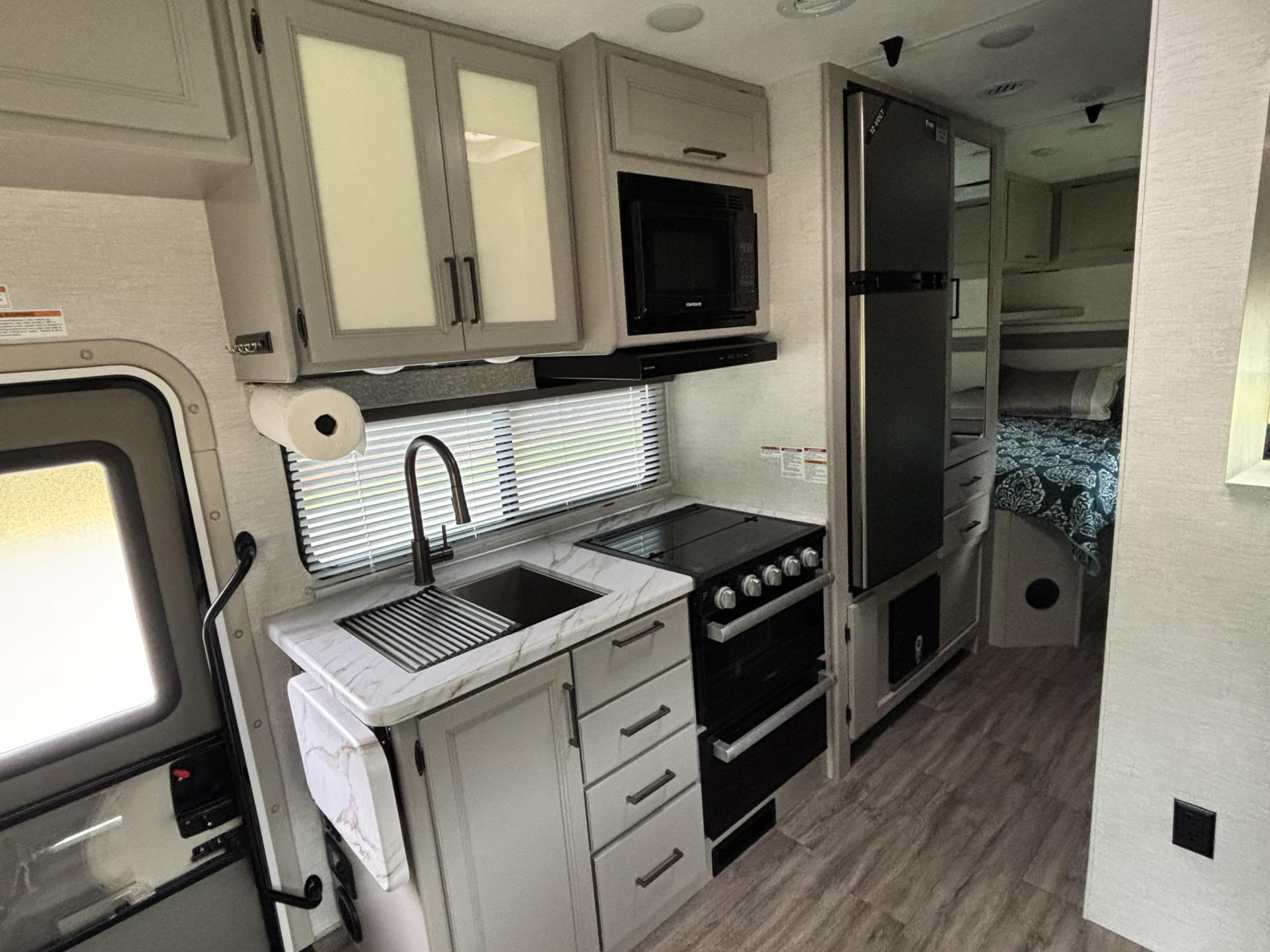 2025 Thor Motor Coach Four Winds 25v