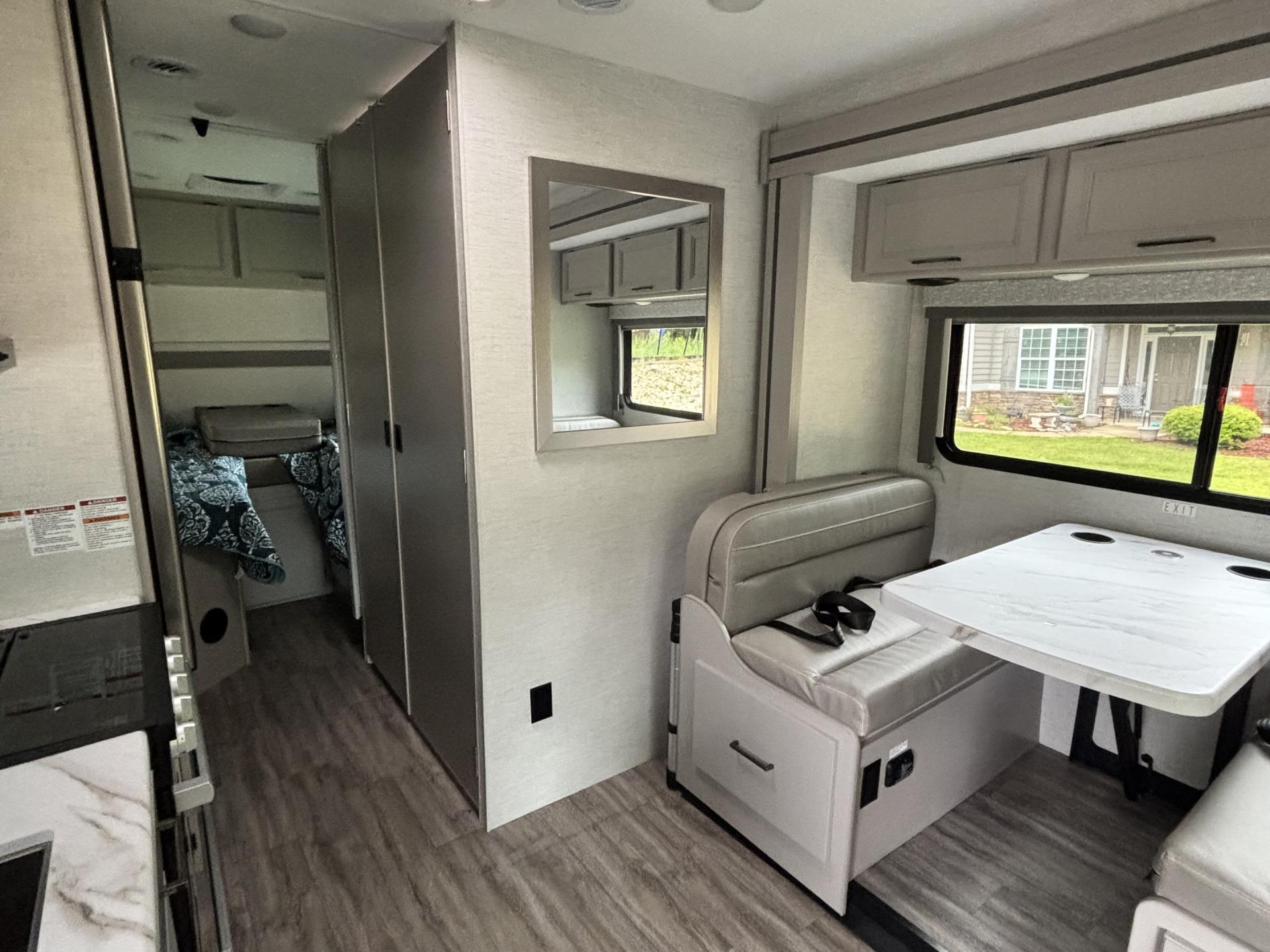 2025 Thor Motor Coach Four Winds 25v