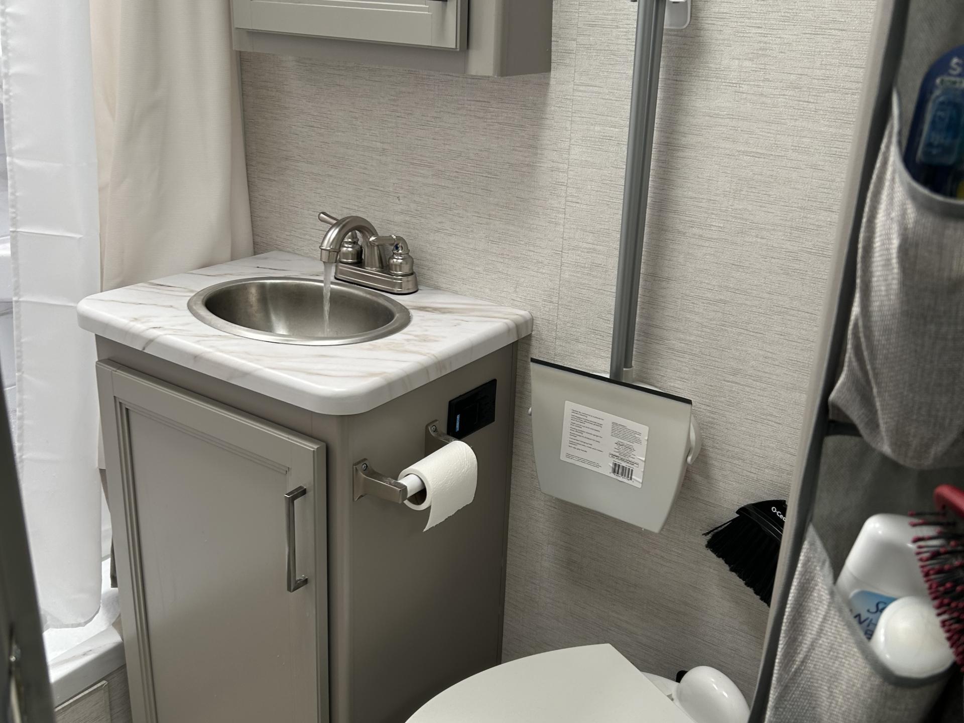 2025 Thor Motor Coach Chateau 21ZC
