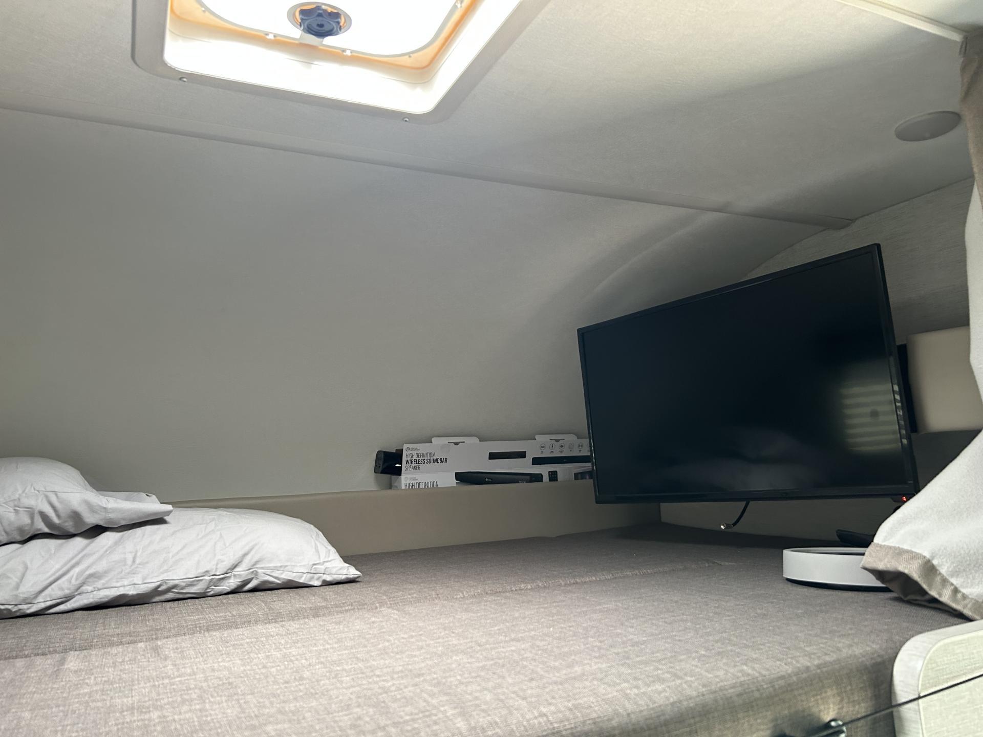 2025 Thor Motor Coach Chateau 21ZC