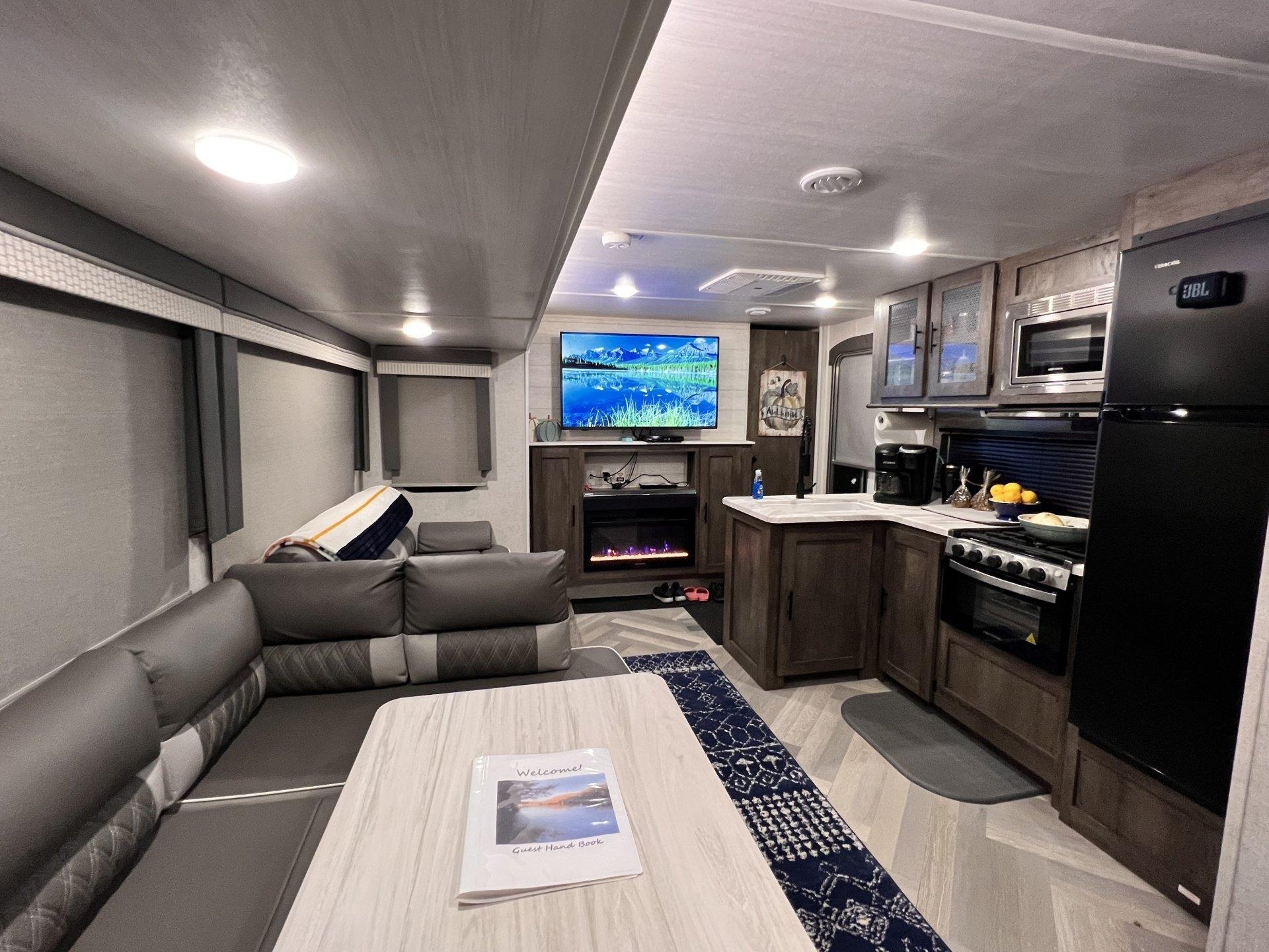 2023 Forest River Wildwood 31kqbts