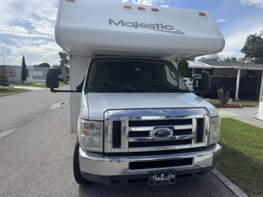 2013 Thor Motor Coach Majestic 23a