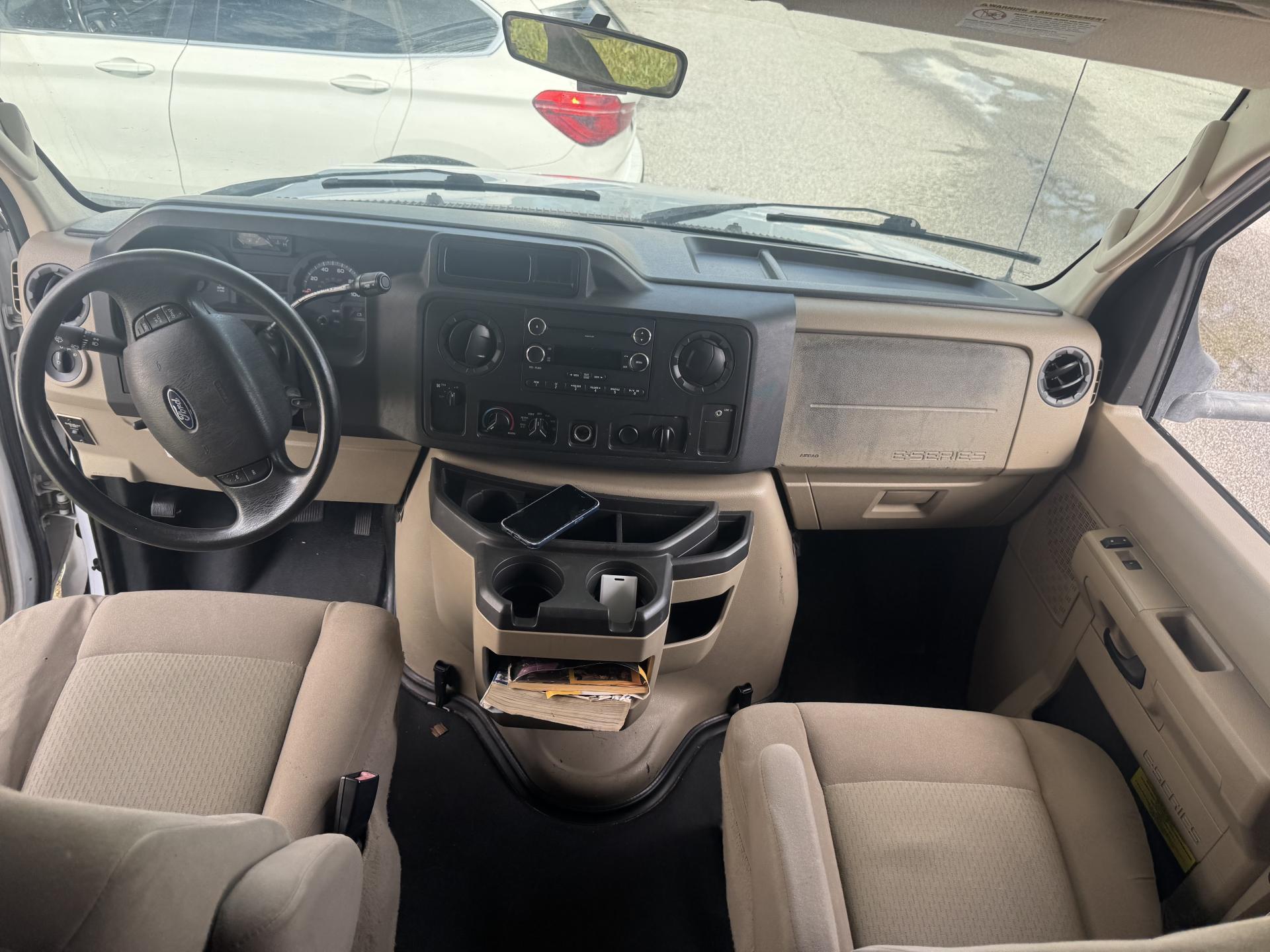 2013 Thor Motor Coach Majestic 23a