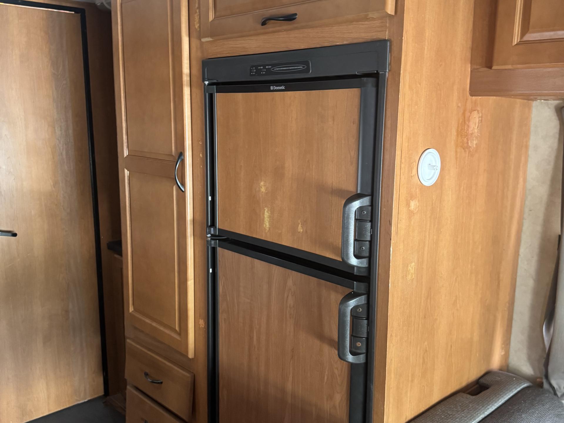 2013 Thor Motor Coach Majestic 23a