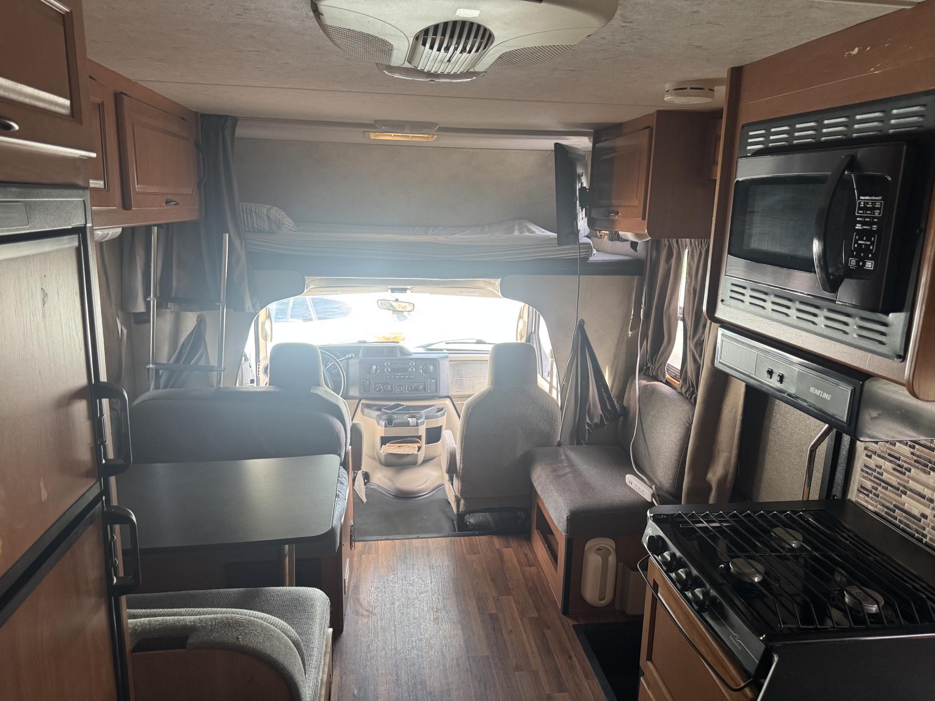 2013 Thor Motor Coach Majestic 23a