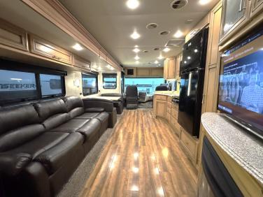 2016 Newmar Canyon Star 3710