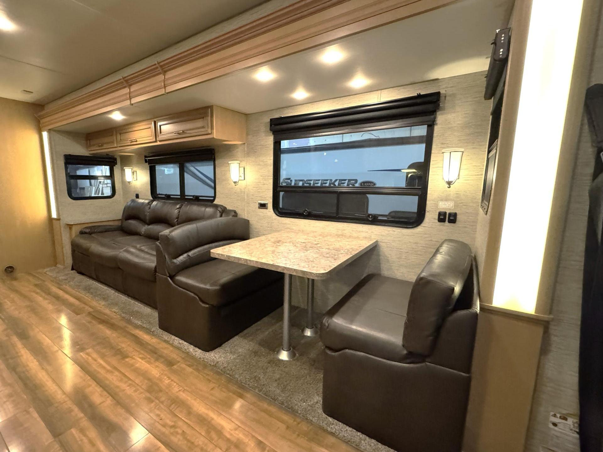 2016 Newmar Canyon Star 3710