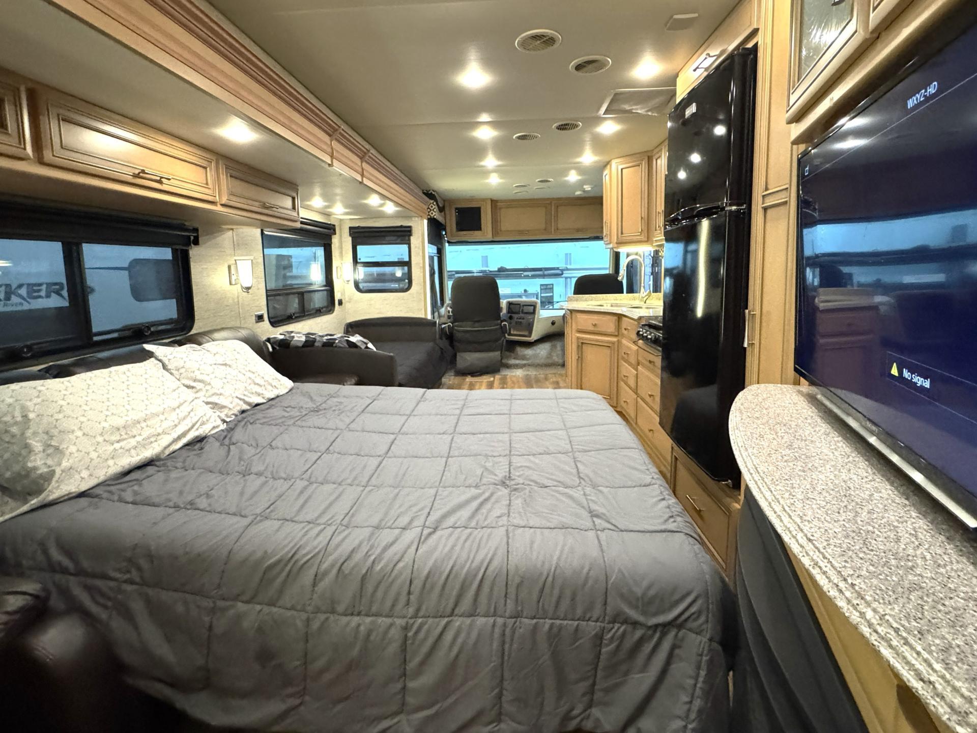 2016 Newmar Canyon Star 3710