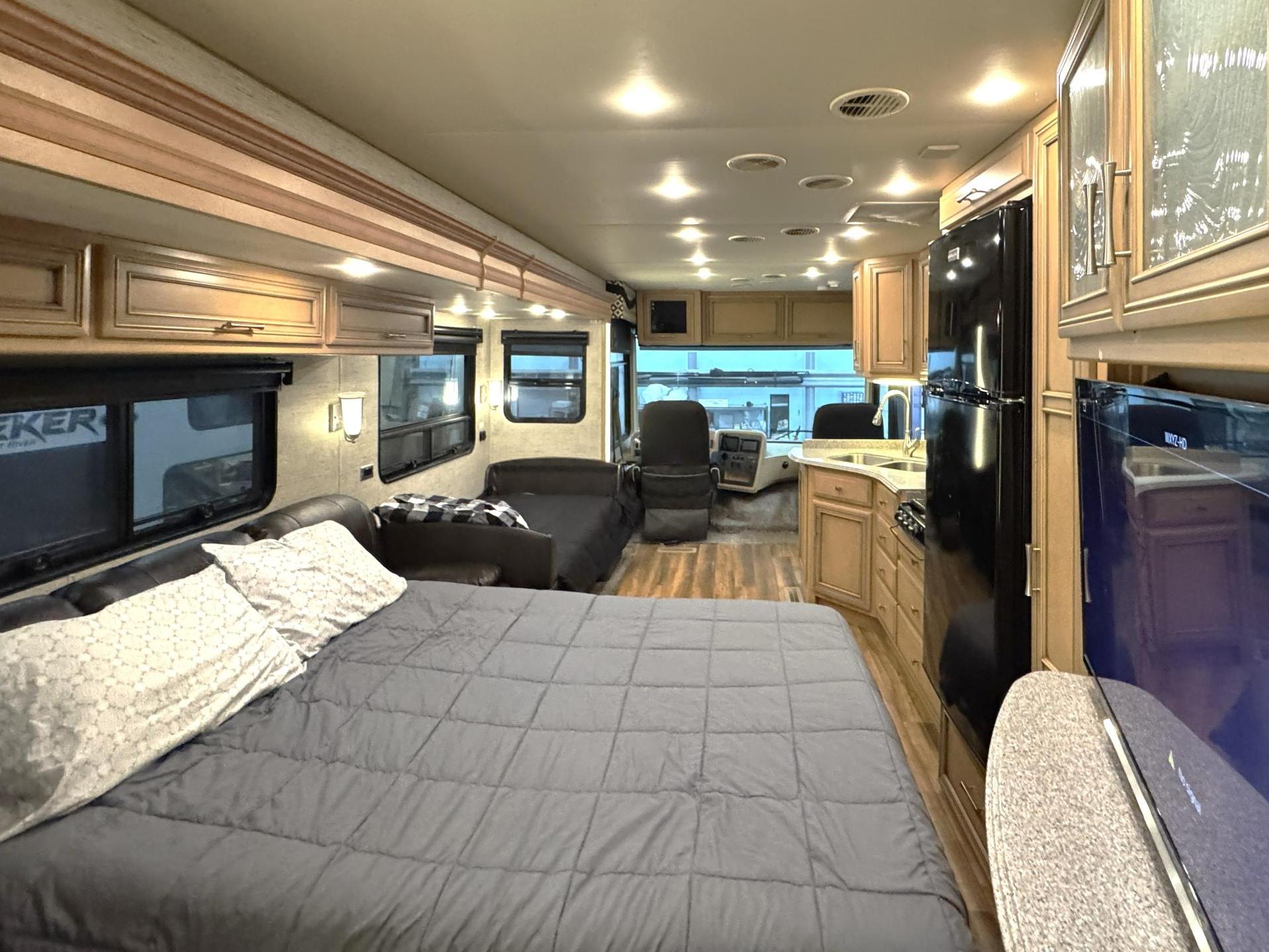 2016 Newmar Canyon Star 3710