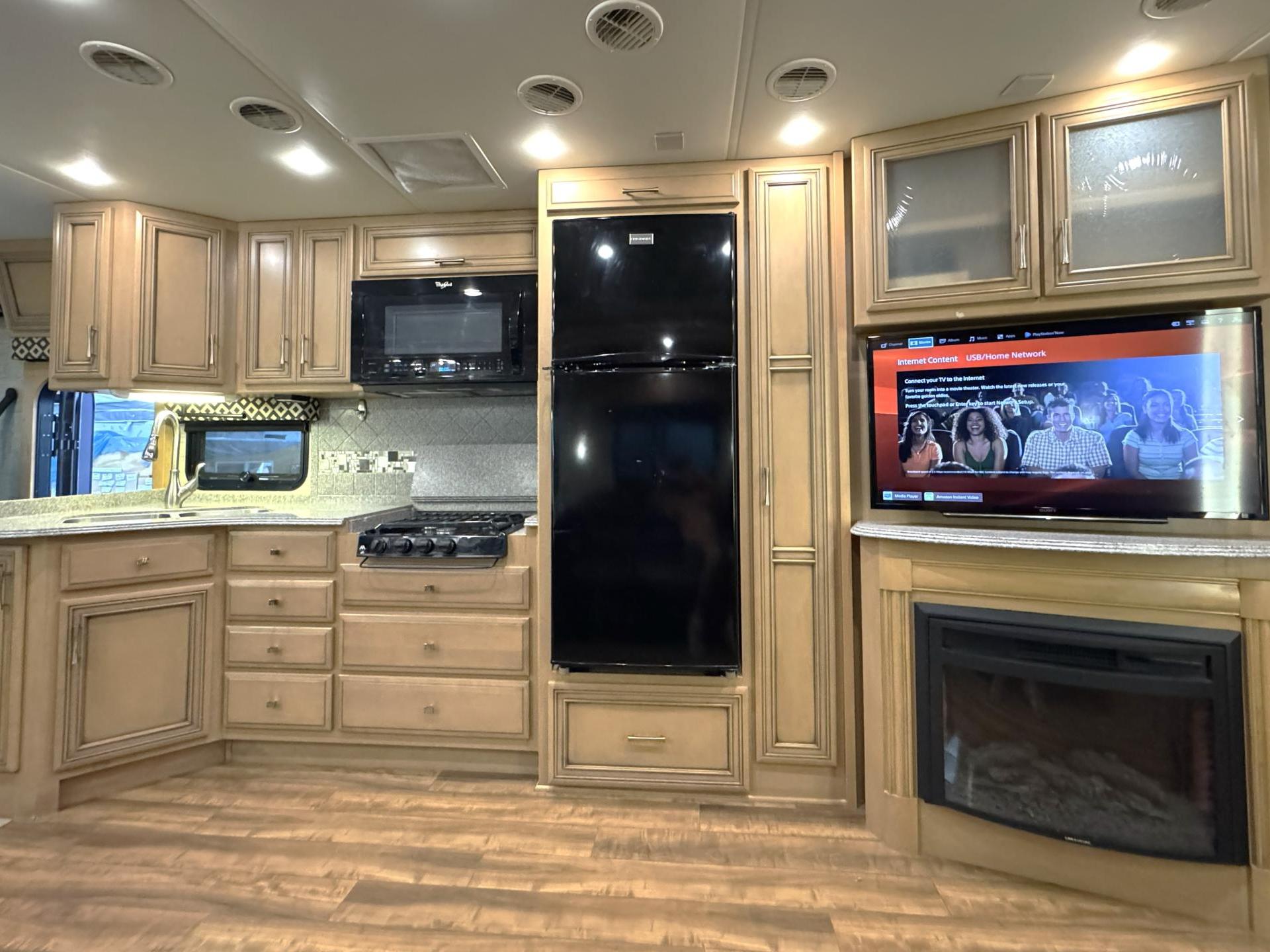 2016 Newmar Canyon Star 3710