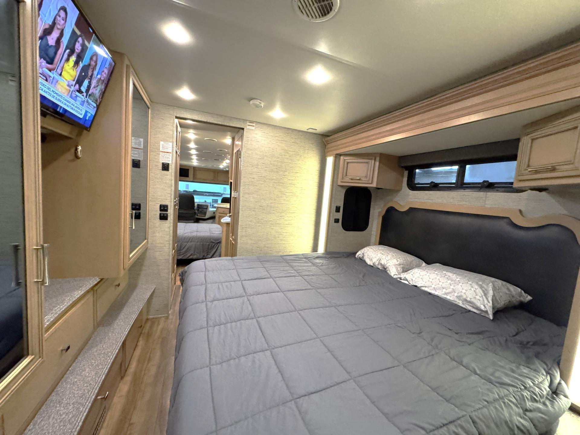 2016 Newmar Canyon Star 3710