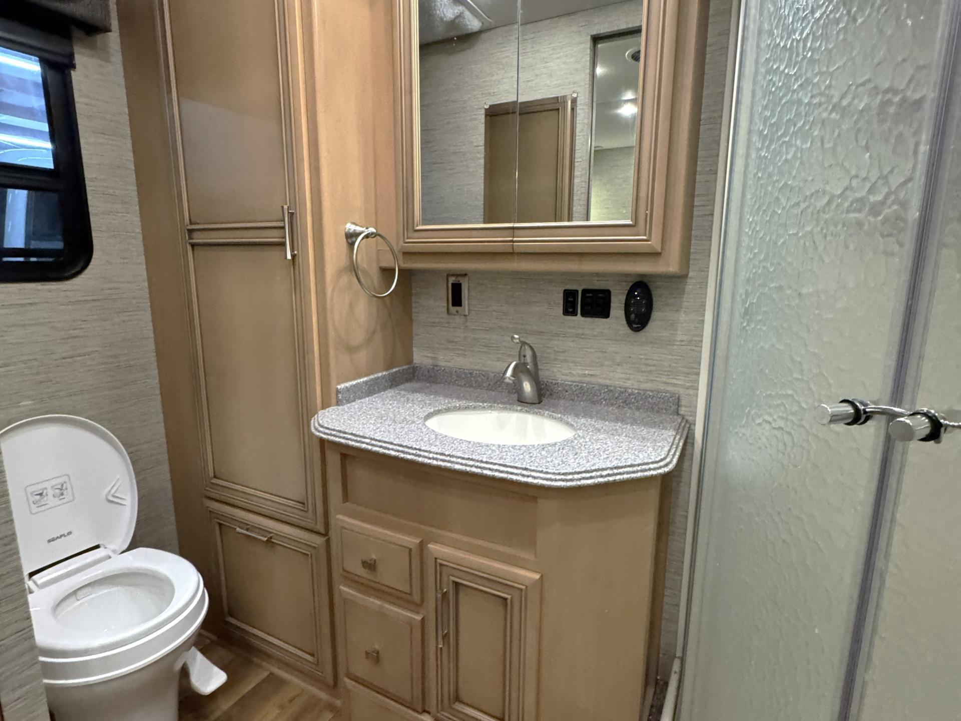 2016 Newmar Canyon Star 3710