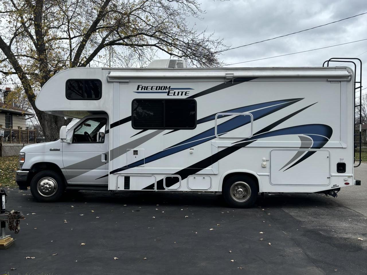2022 Thor Motor Coach Freedom Elite 22he