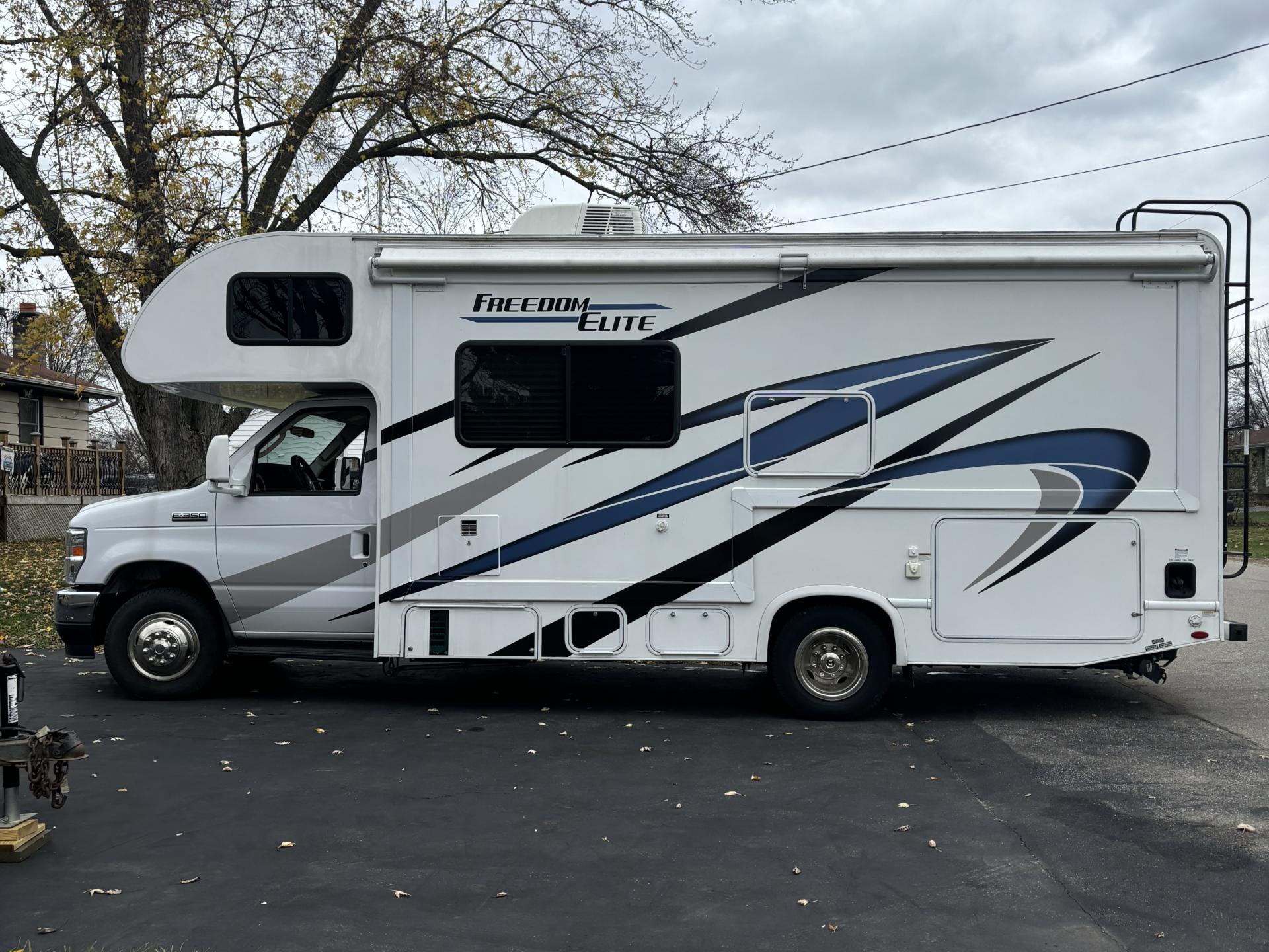 2022 Thor Motor Coach Freedom Elite 22he