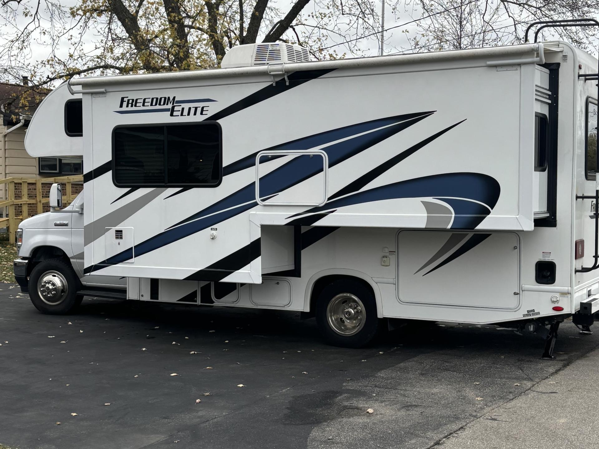 2022 Thor Motor Coach Freedom Elite 22he