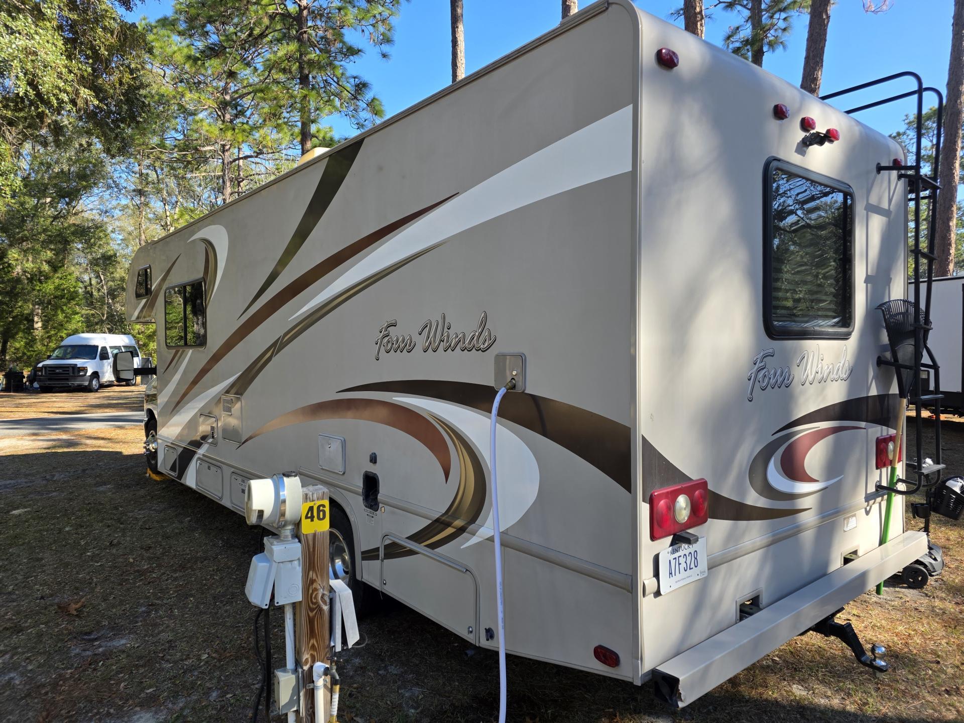 2015 Thor Motor Coach Four Winds 28f