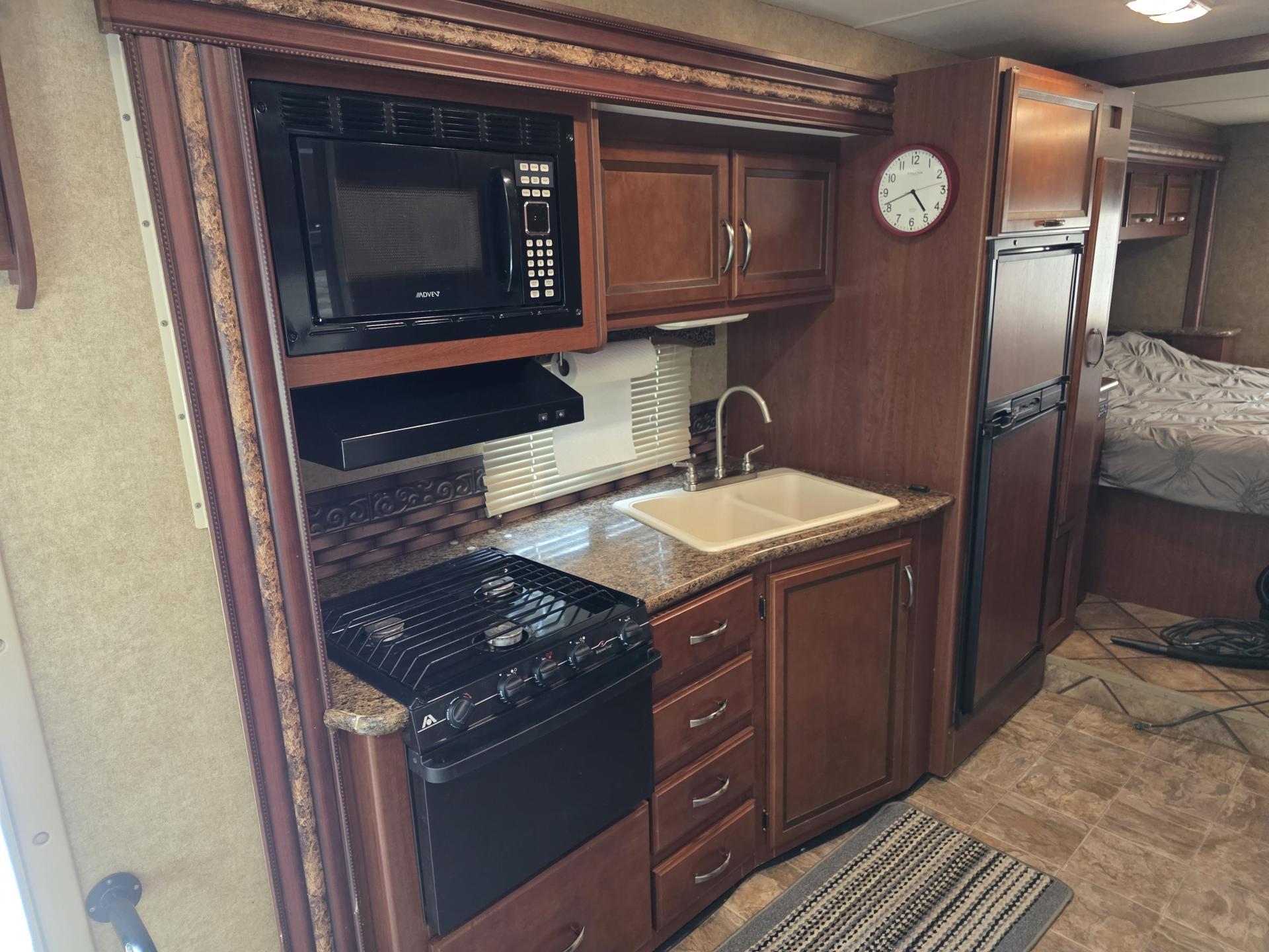 2015 Thor Motor Coach Four Winds 28f