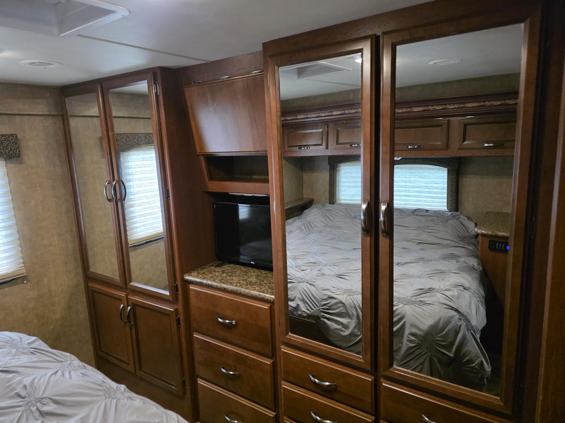 2015 Thor Motor Coach Four Winds 28f