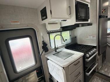 2025 Thor Motor Coach Geneva 24vt