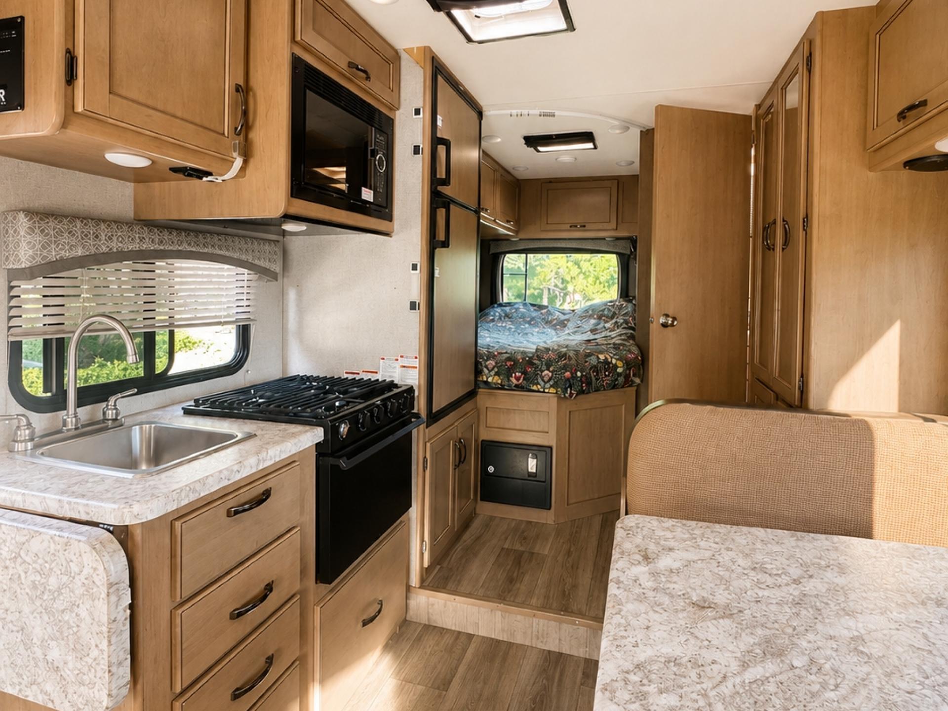 2021 Thor Motor Coach Four Winds 22ec