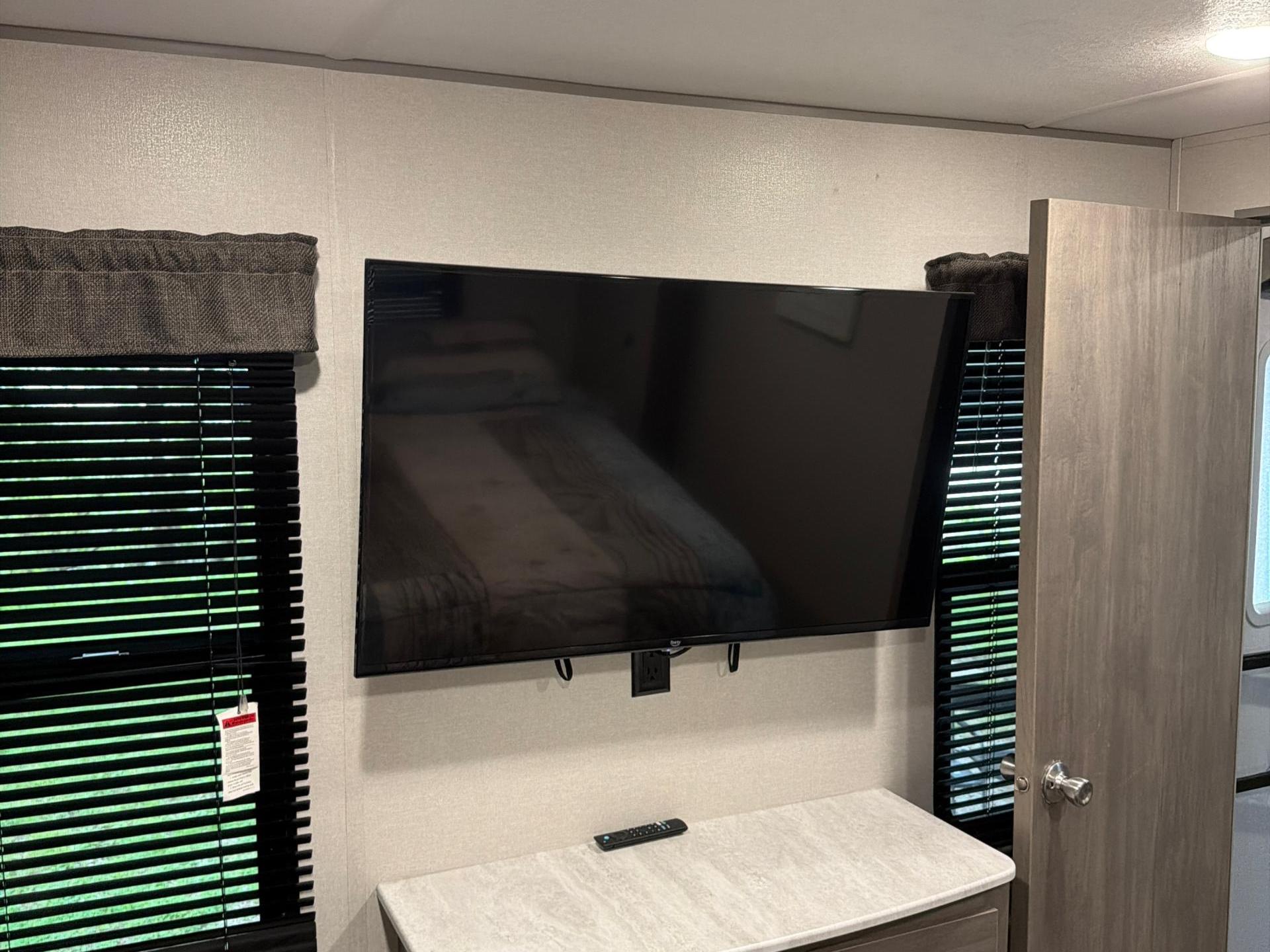 2024 Coachmen Catalina Legacy 343bhts