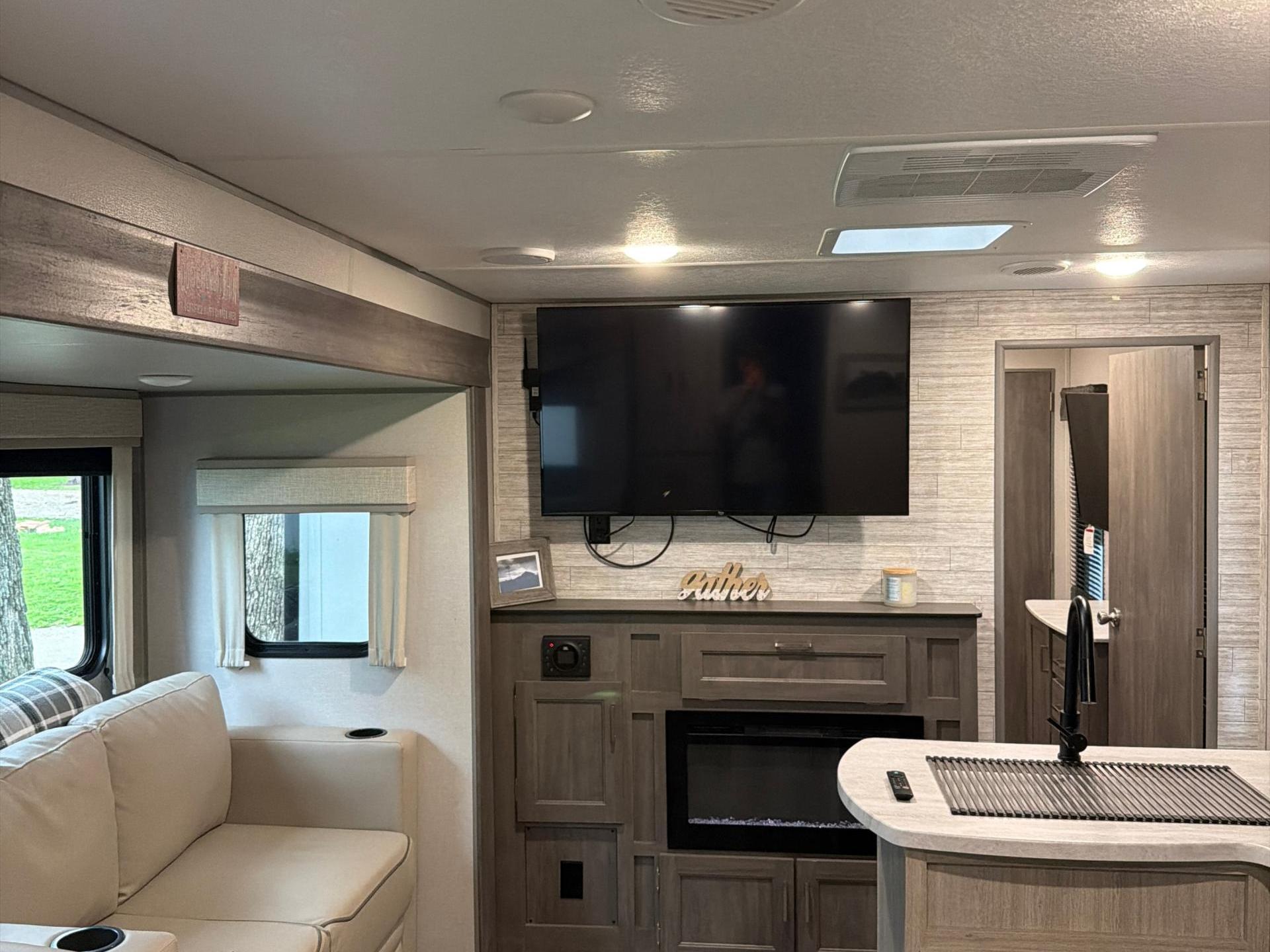 2024 Coachmen Catalina Legacy 343bhts
