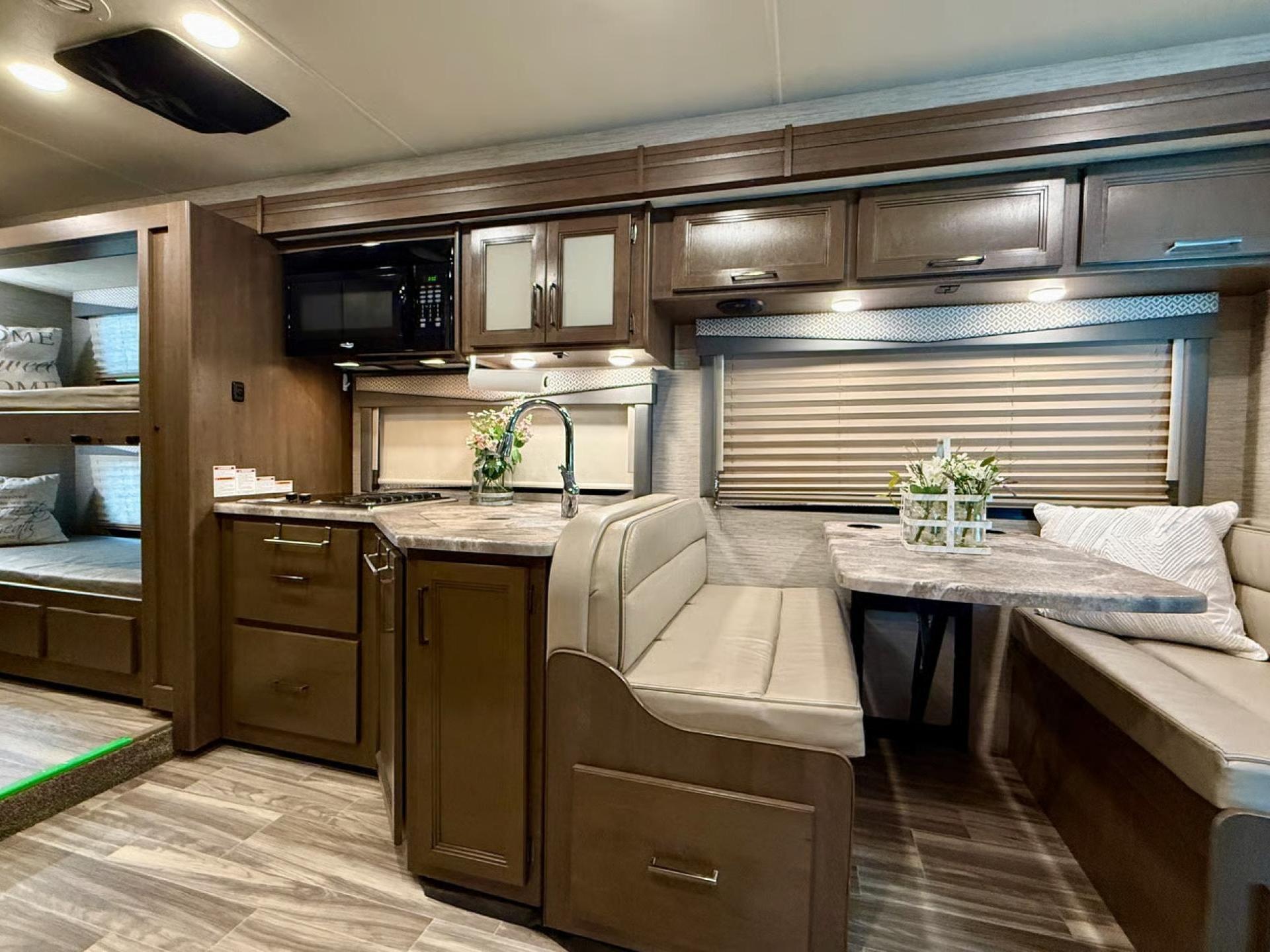 2022 Thor Motor Coach Four Winds 31ev