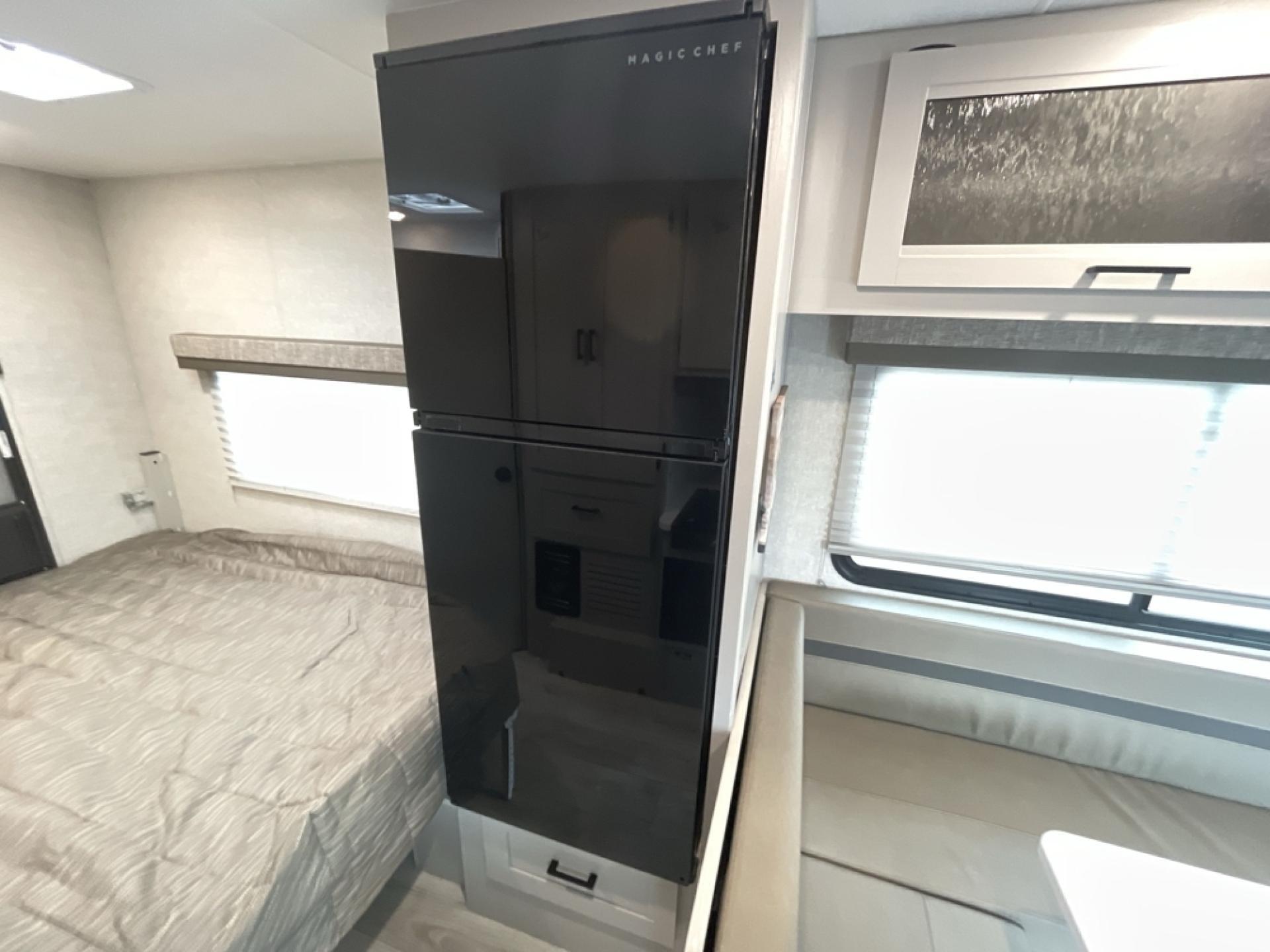 2024 Coachmen Freelander 22xg