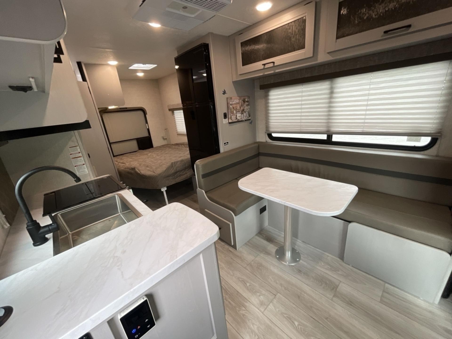 2024 Coachmen Freelander 22xg