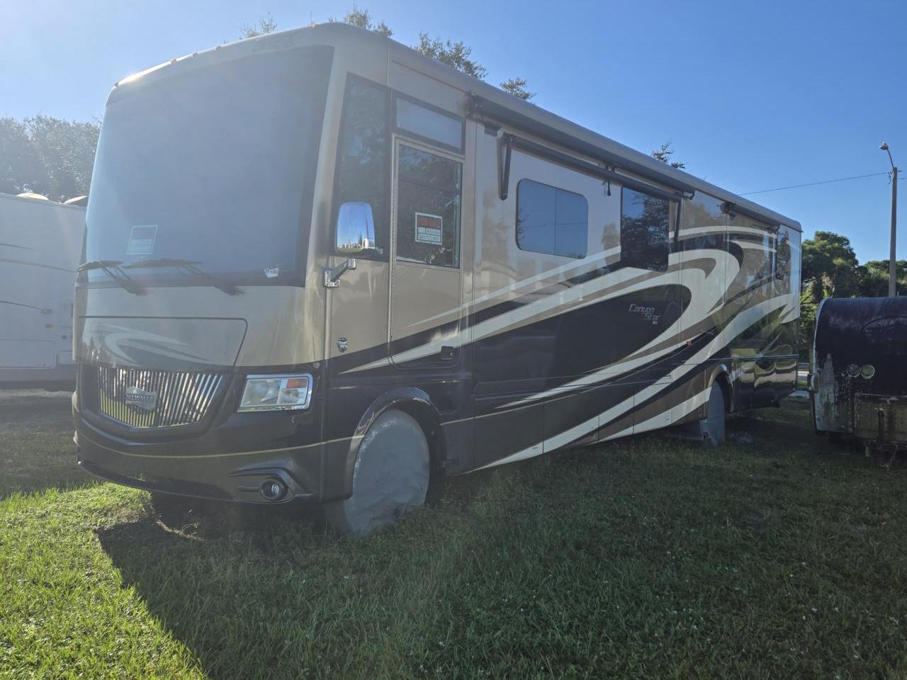 2015 Newmar Canyon Star 3953
