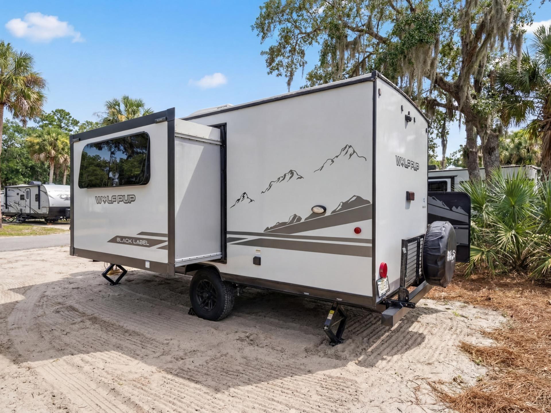 2021 Forest River Cherokee Black Label 234dcbl