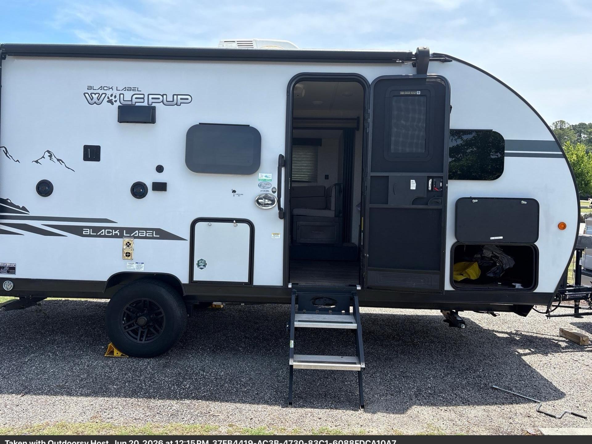 2021 Forest River Cherokee Black Label 234dcbl